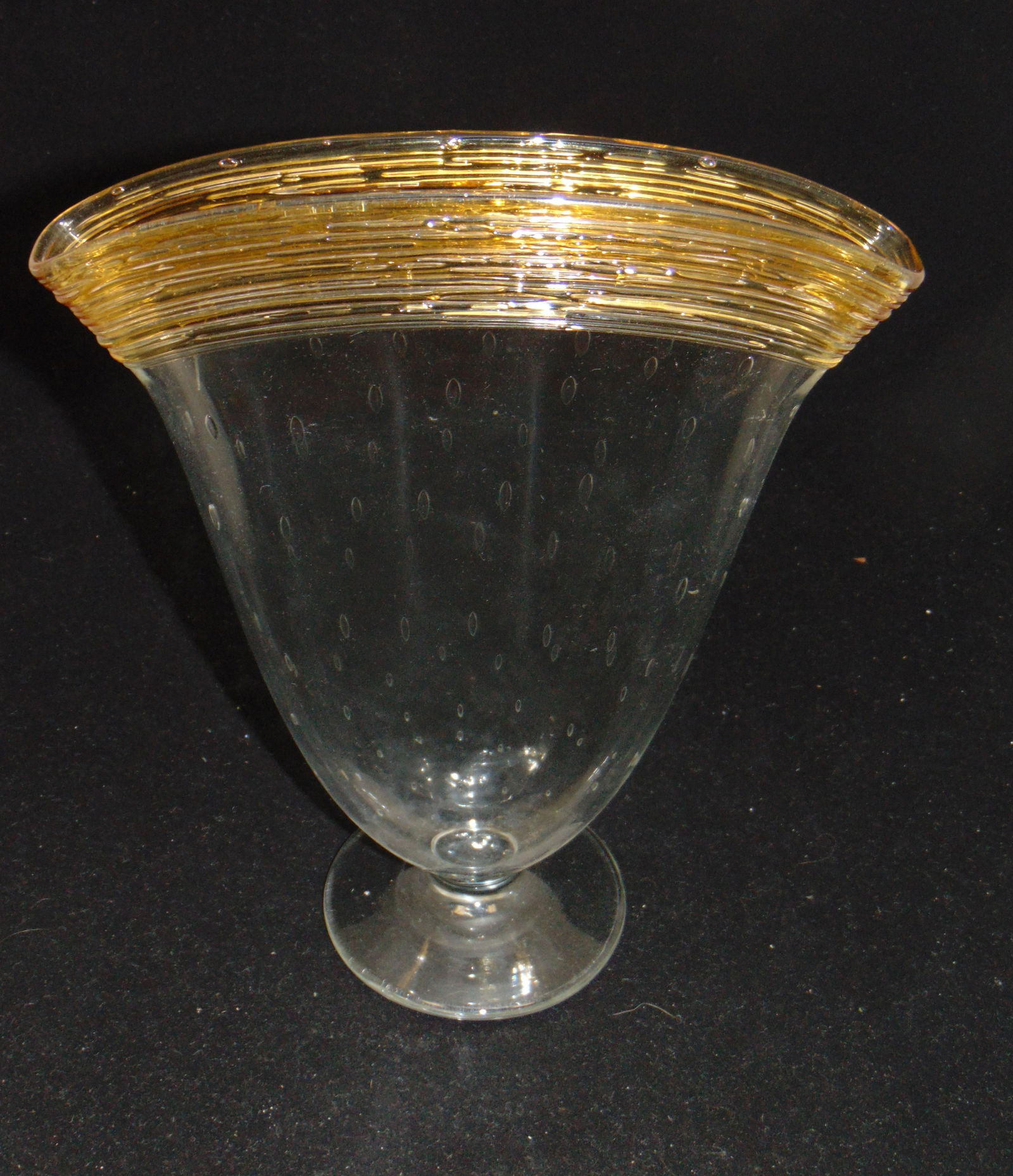 Fry threaded glass fan vase (1 of 5)