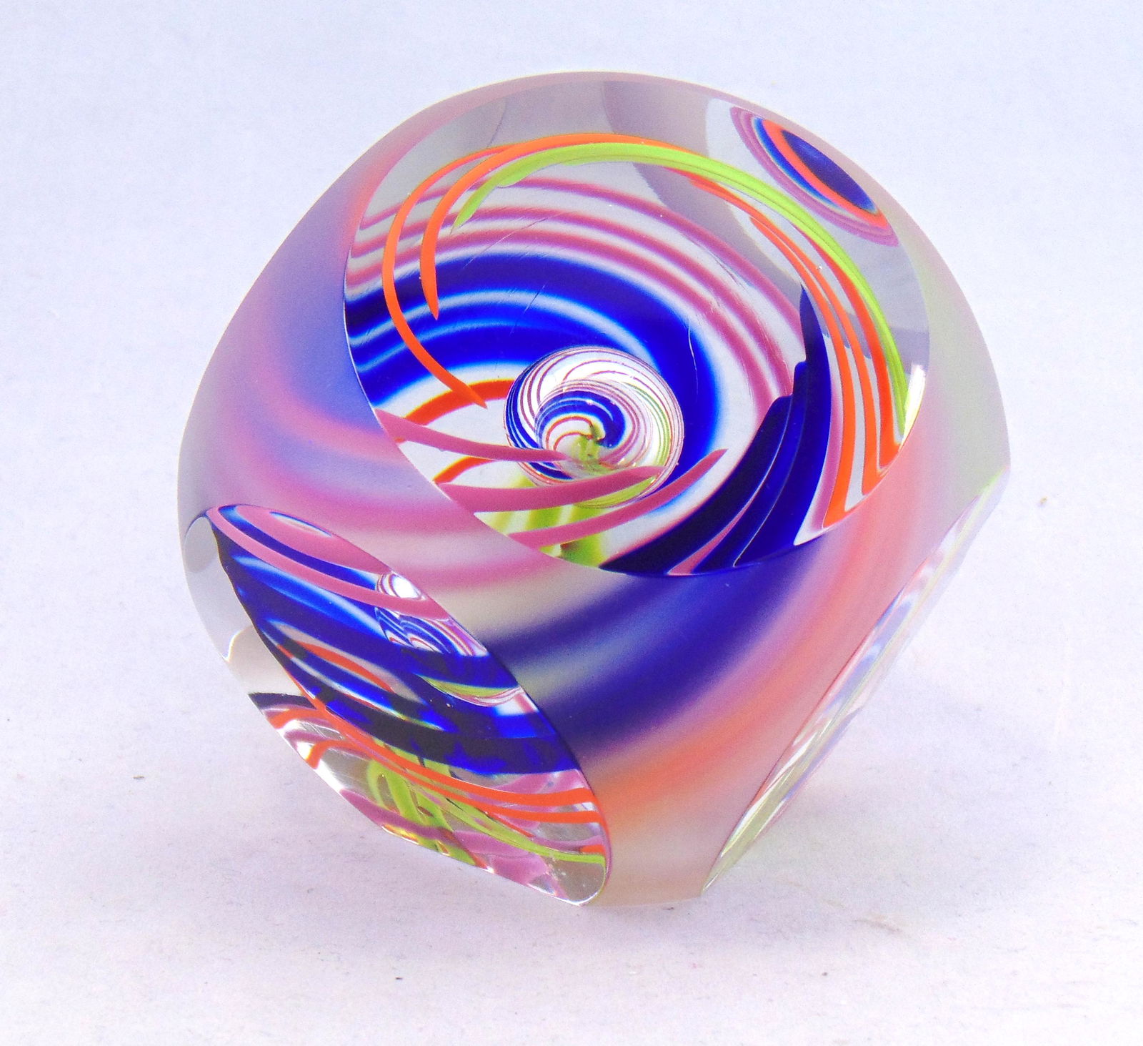 Pavel Havelka art glass paperweight (1 of 6)