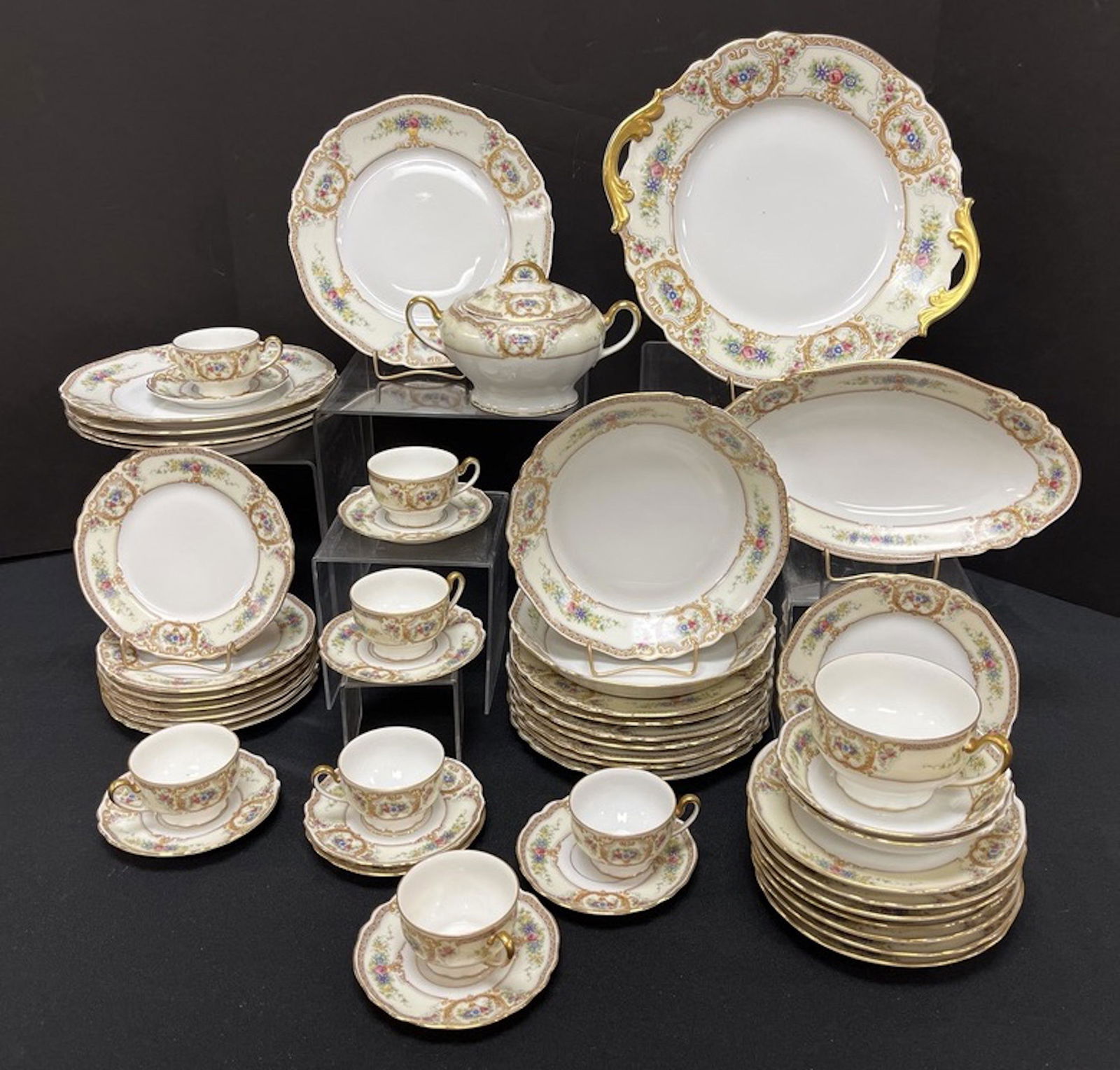 48 piece set of Selb Bavarian porcelain china (1 of 5)