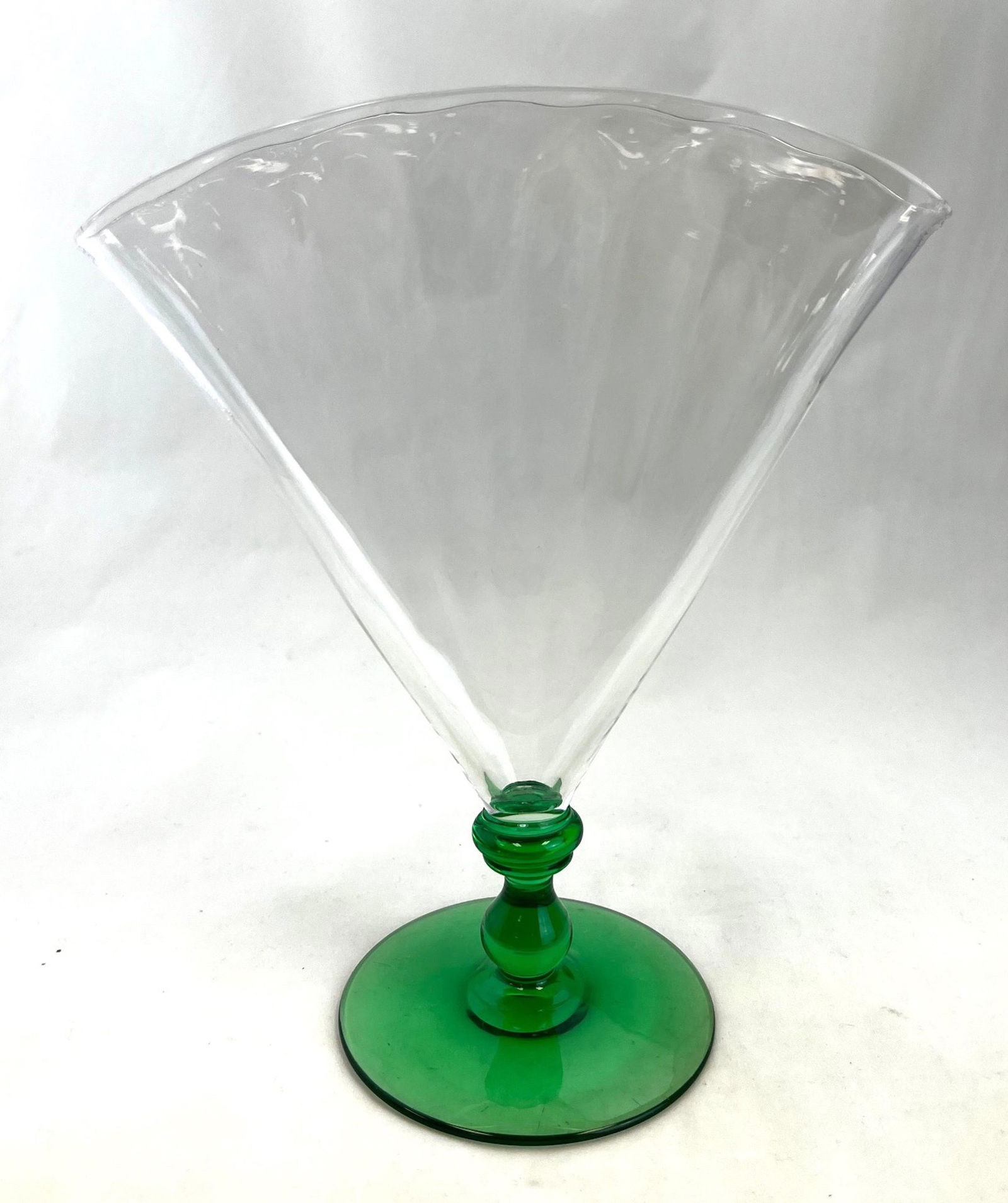Steuben crystal with green foot vase (1 of 2)