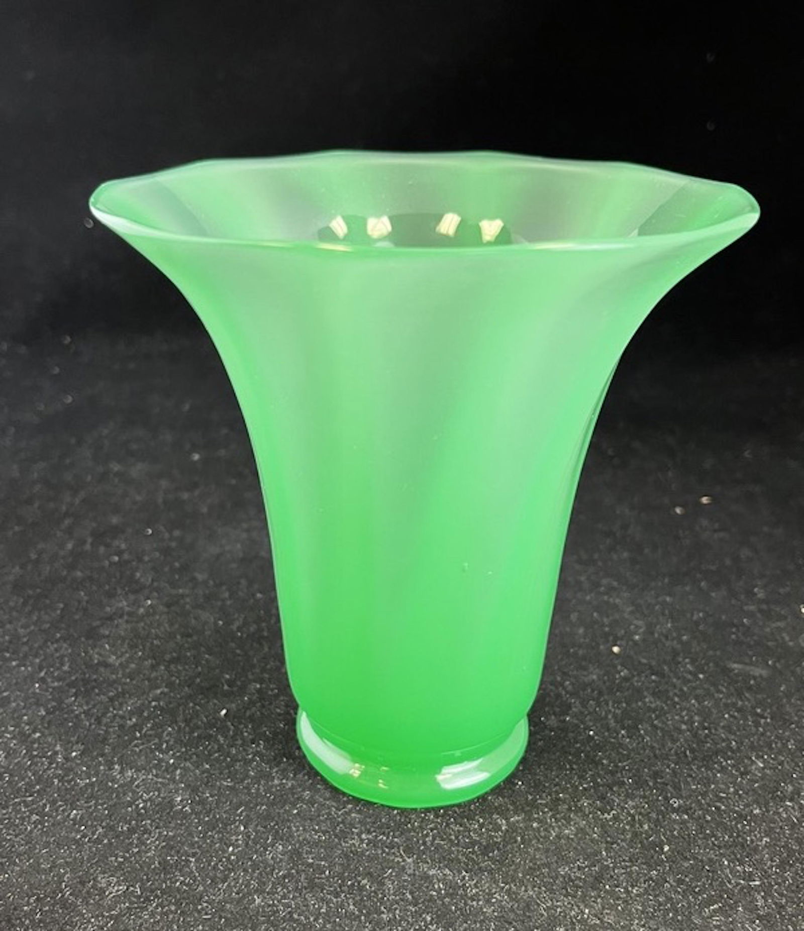 Steuben green jade shade vase (1 of 3)