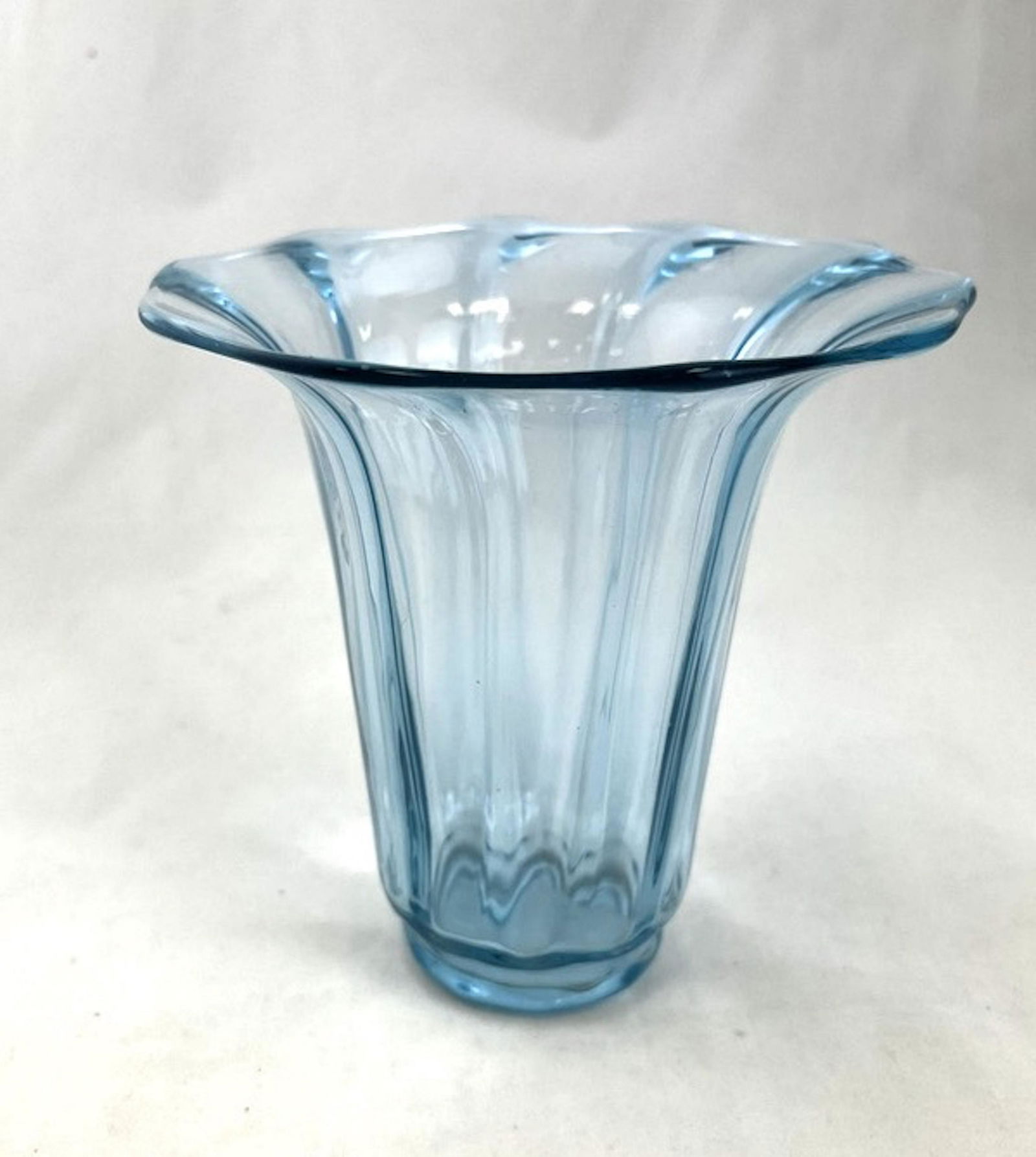 Steuben wisteria shade vase (1 of 4)