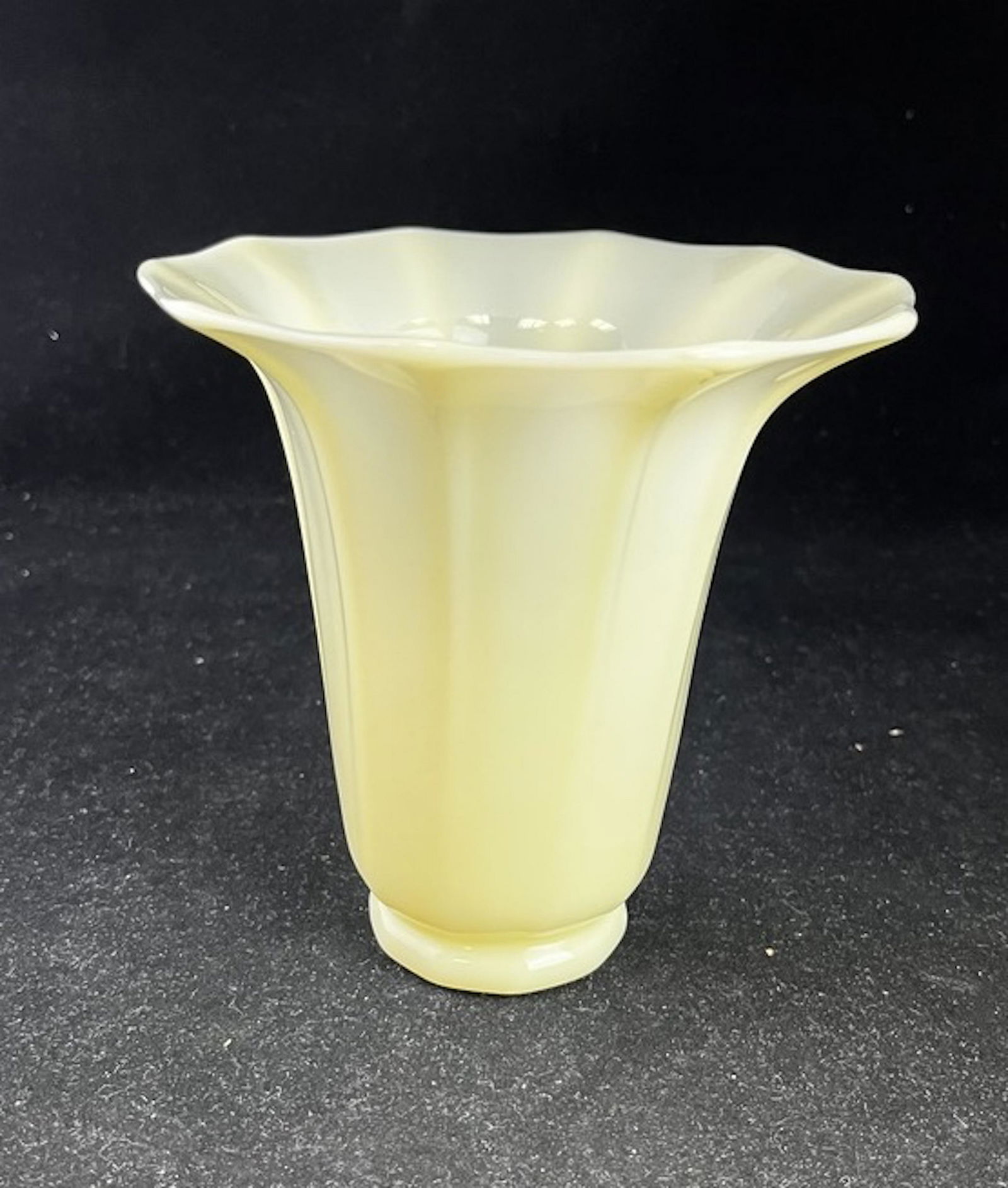 Steuben ivory shade vase (1 of 3)