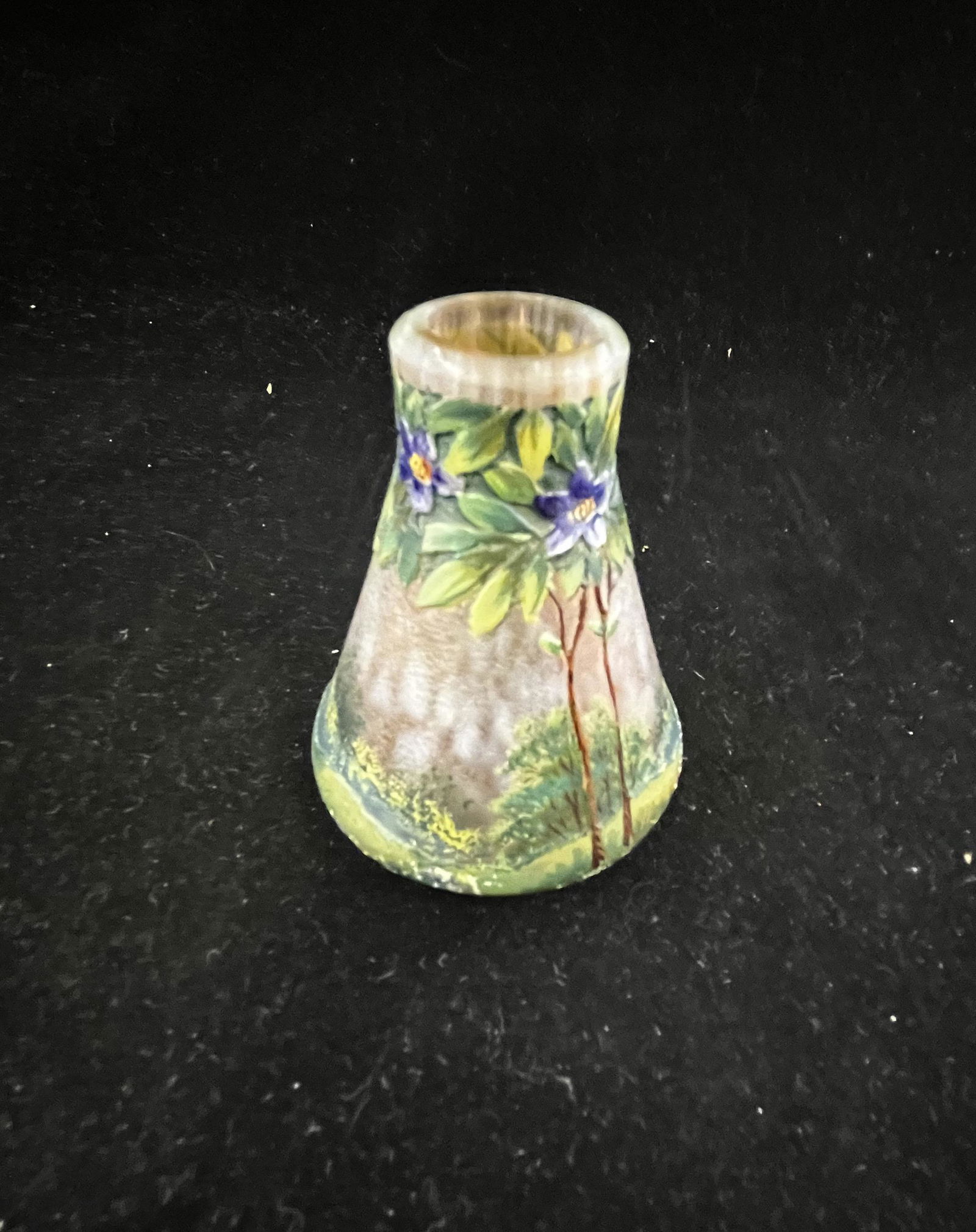 Lamartine French cameo glass vase (1 of 6)