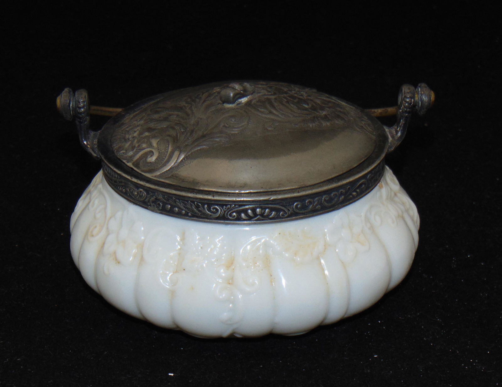 Mt Washington Colonial Ware jar (1 of 3)