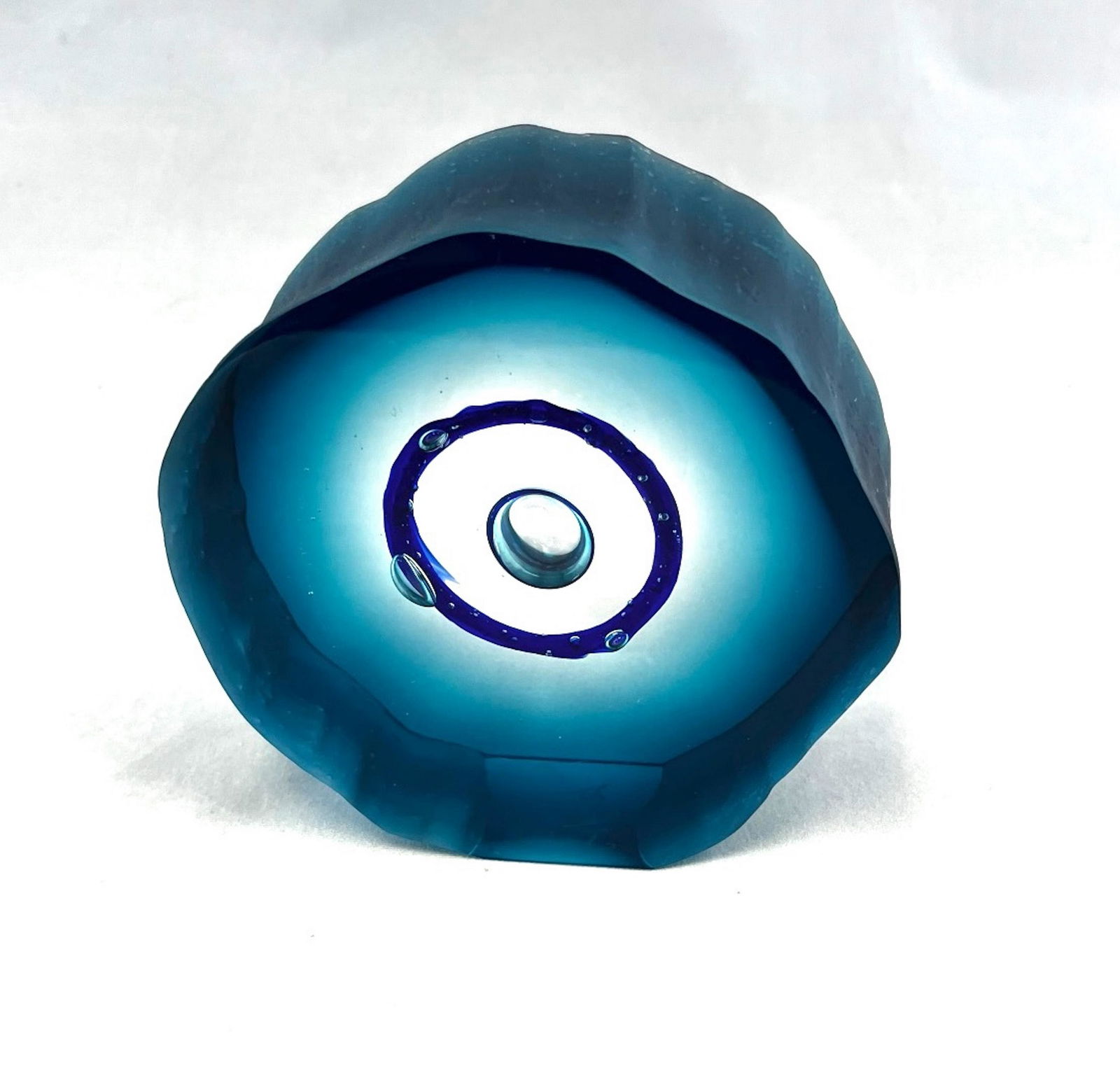 Pavel Havelka art glass paperweight (1 of 4)