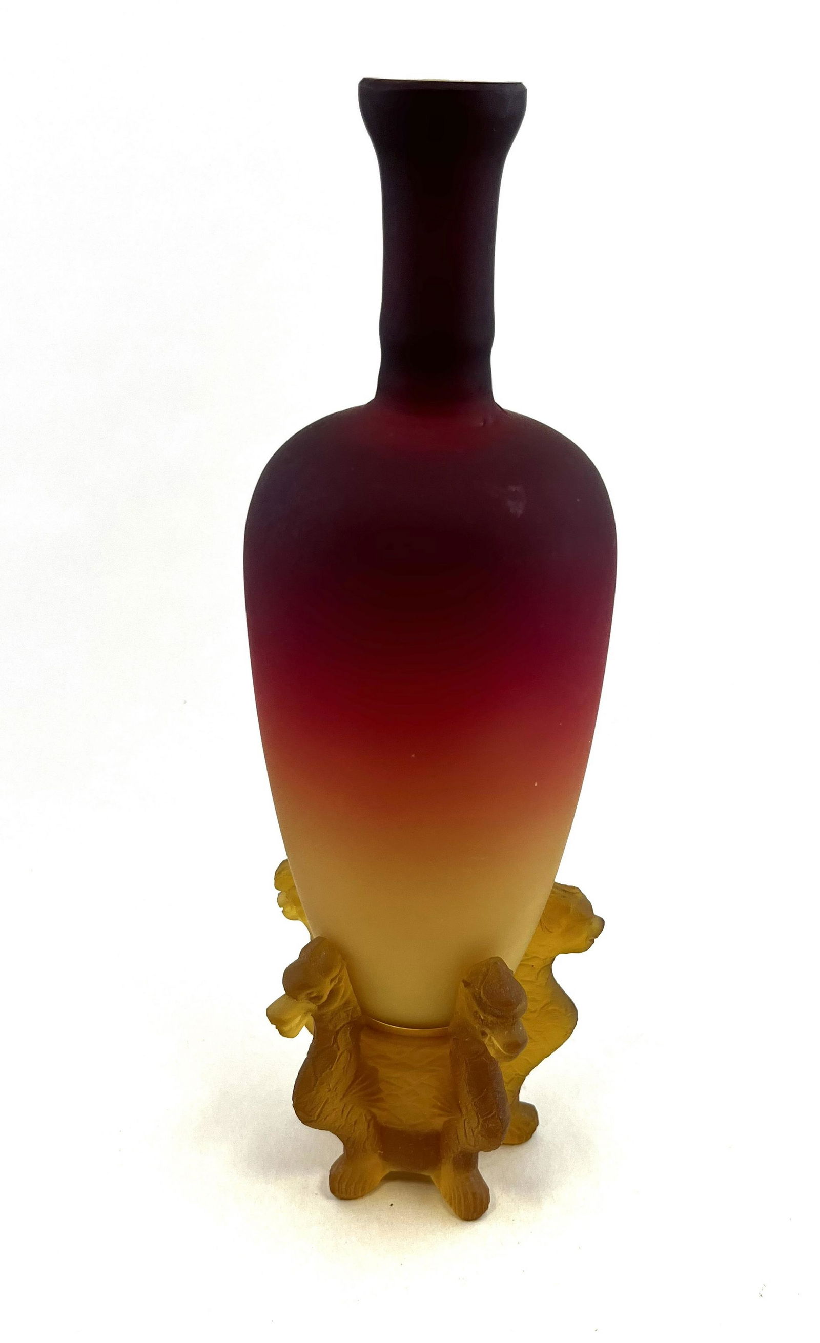 Wheeling Morgan vase and stand (1 of 5)