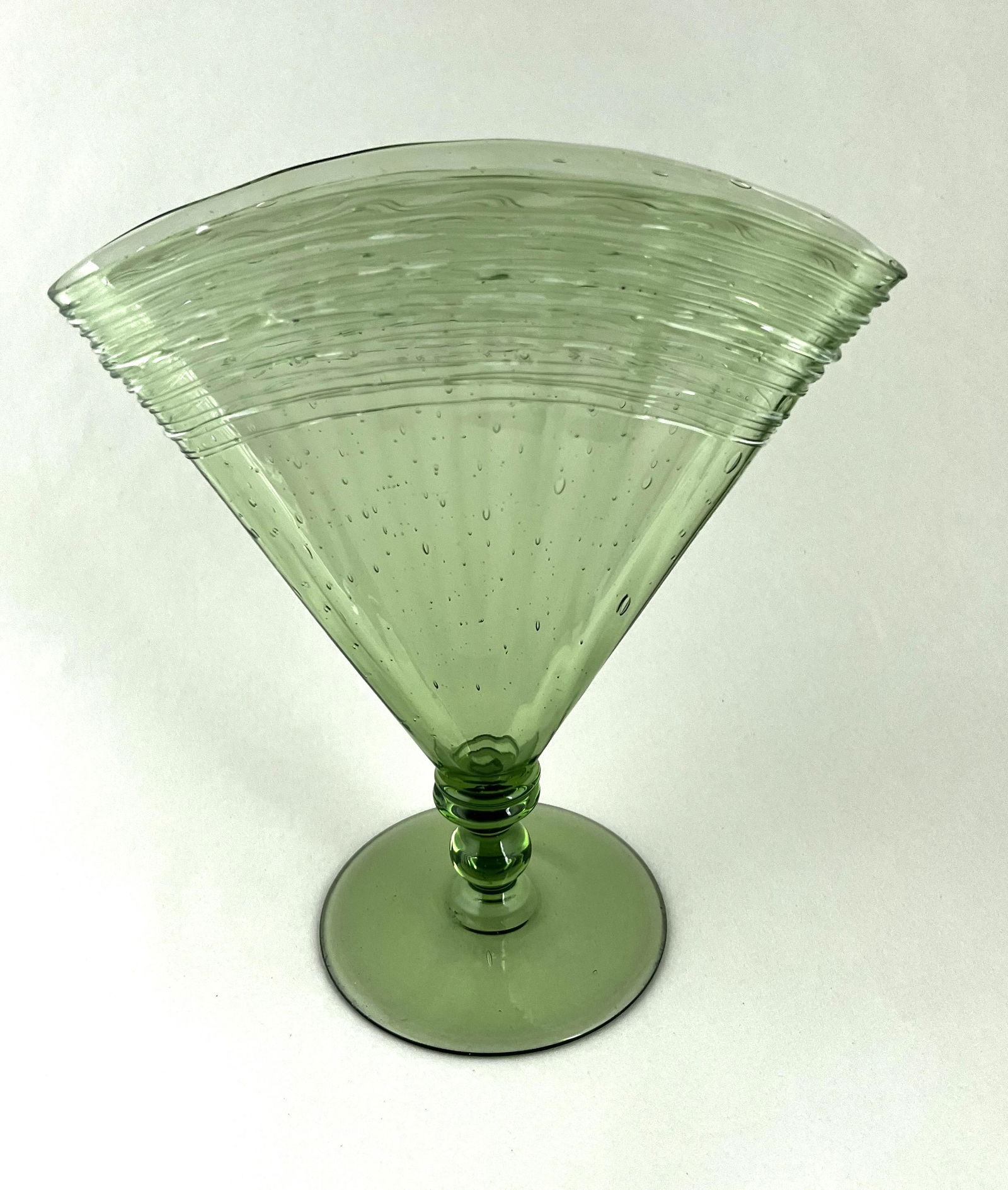 Steuben Spanish Green fan vase (1 of 3)