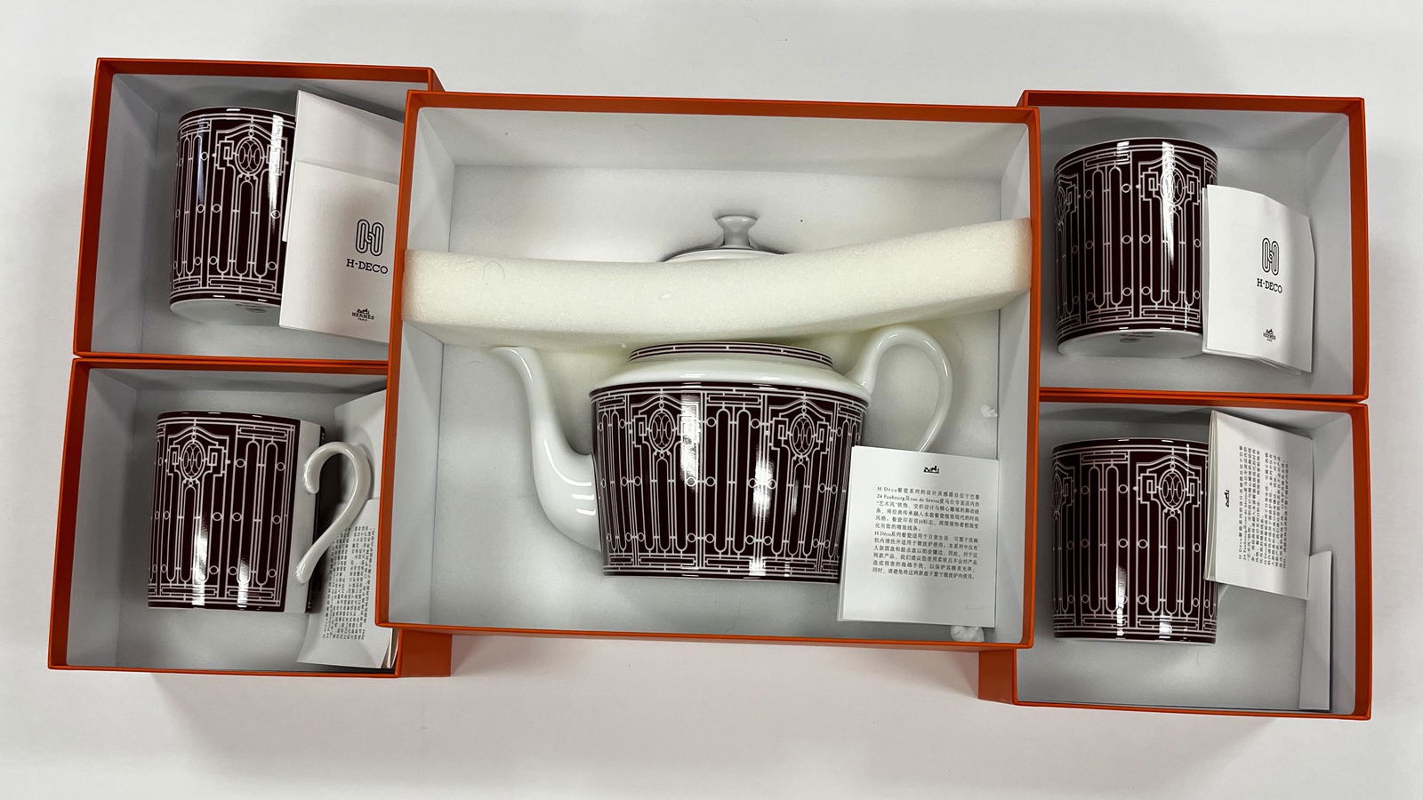 Hermes porcelain tea set (1 of 5)