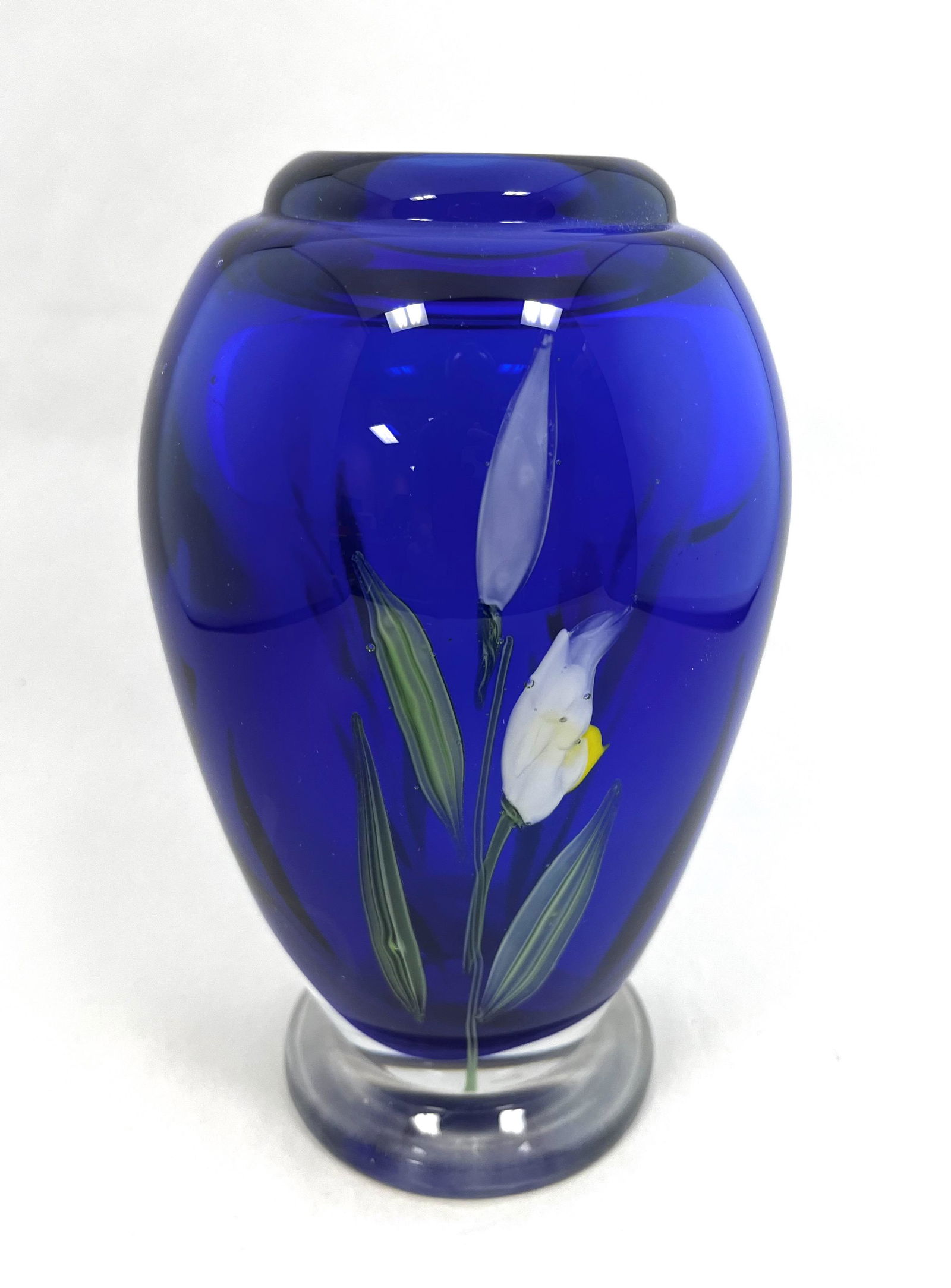 Contemporary glass vase (1 of 4)