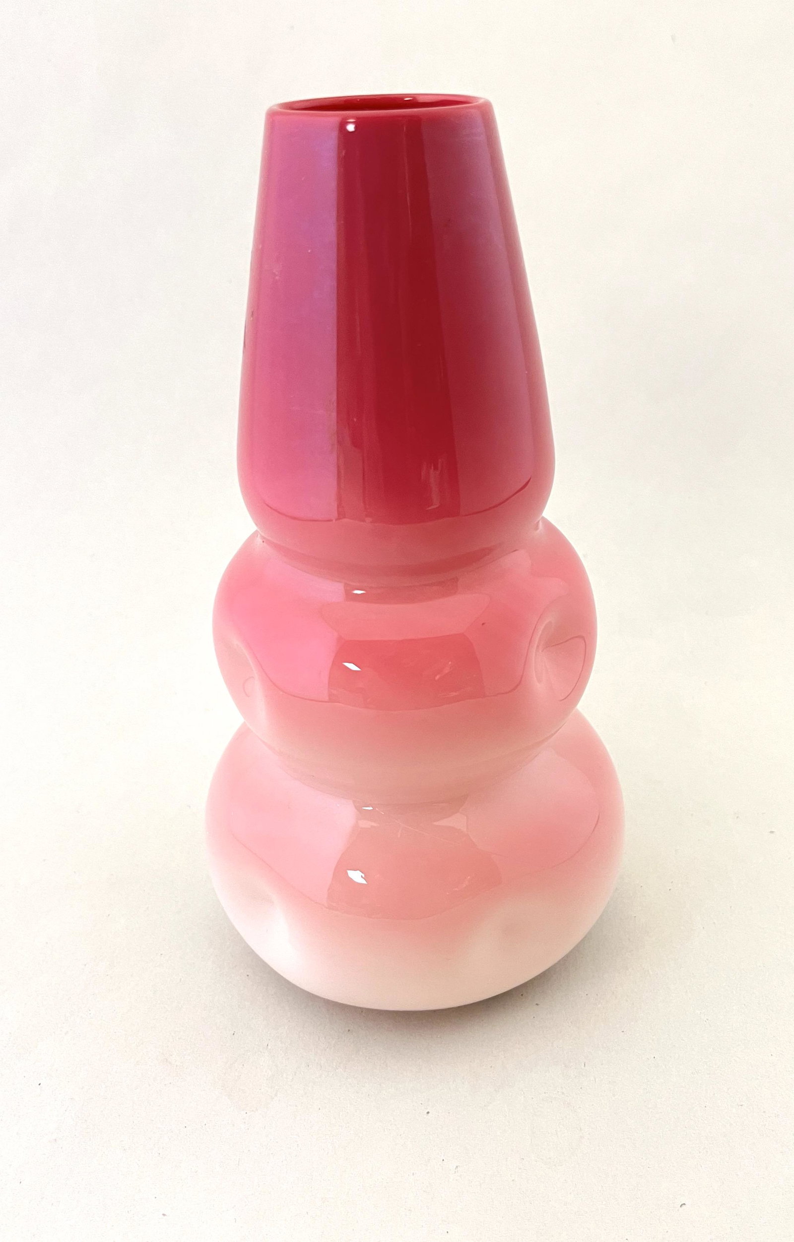 New England snow man glass vase: New England Peachblow stacked snow man vase in Wild Rose, 6 1/2" ht. CONDITION: Good with no defects found.