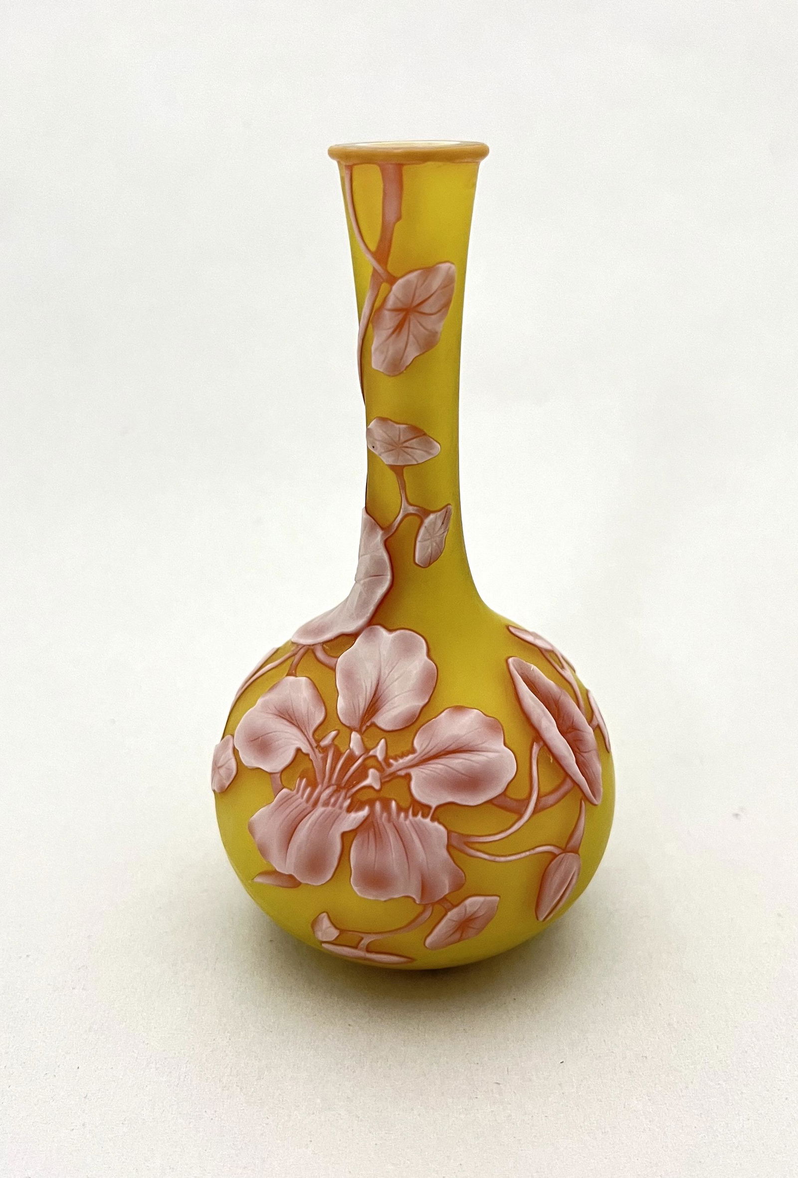 Webb 3-color Cameo glass vase (1 of 4)