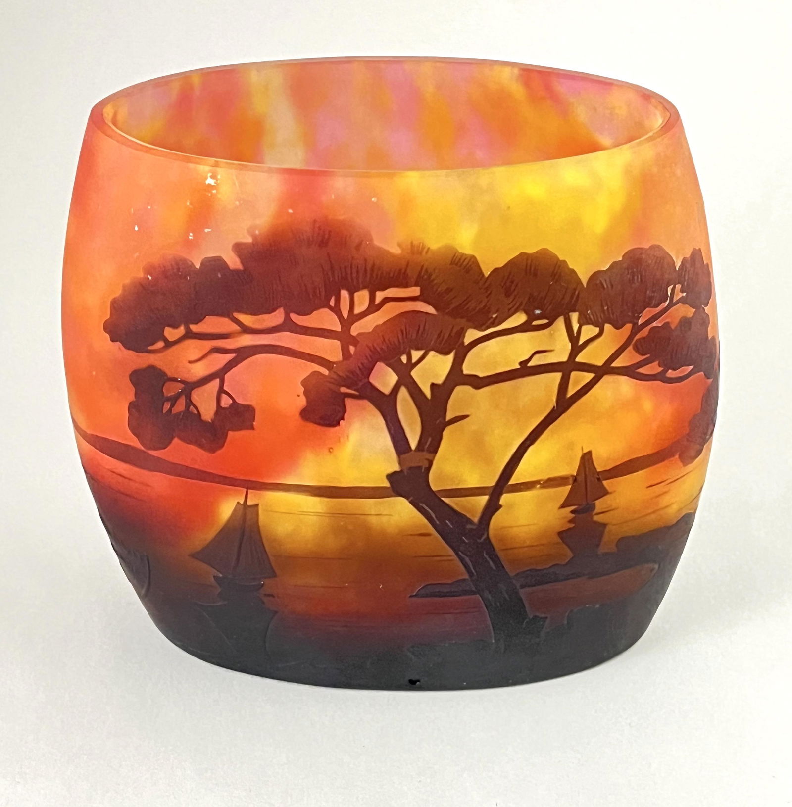 Daum Nancy French cameo vase (1 of 7)