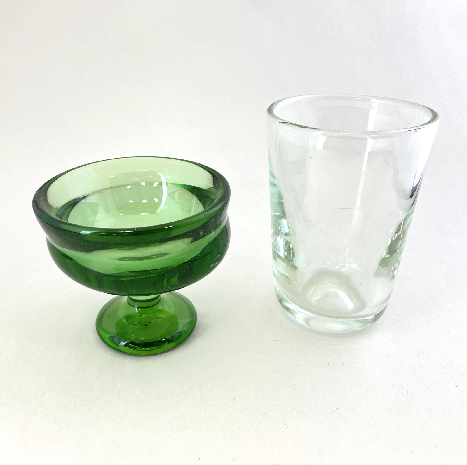 Two Dominick Labino glass vases (1 of 5)