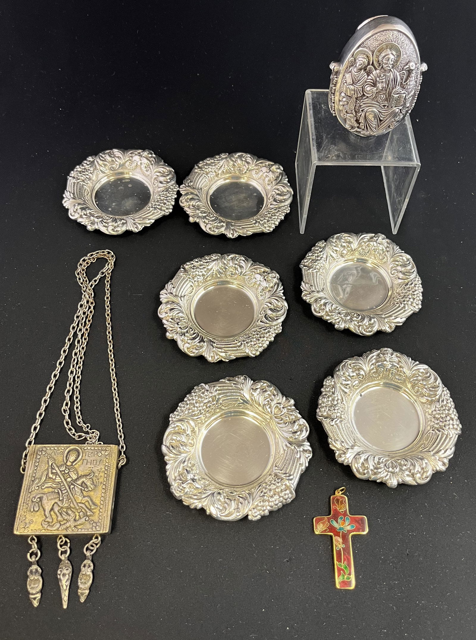 Group of nine silver items (1 of 8)