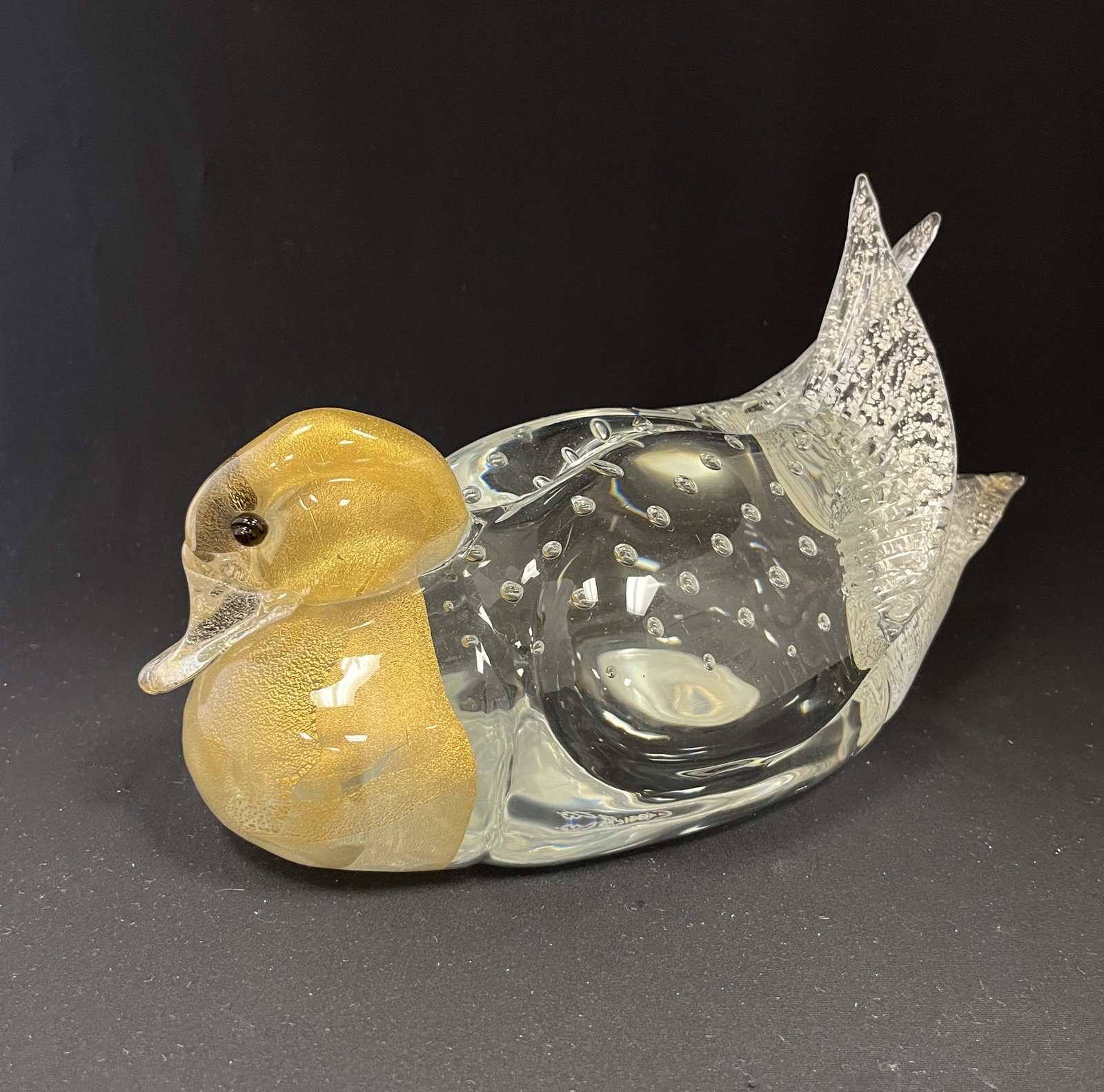 Pino Signoretto Duck: Pino Signoretto duck with gold head, signed Pino Signoretto; 11" length. CONDITION: no chips, cracks, repairs or material defects found. Jaremos attempts to call any material flaw that affects the pri