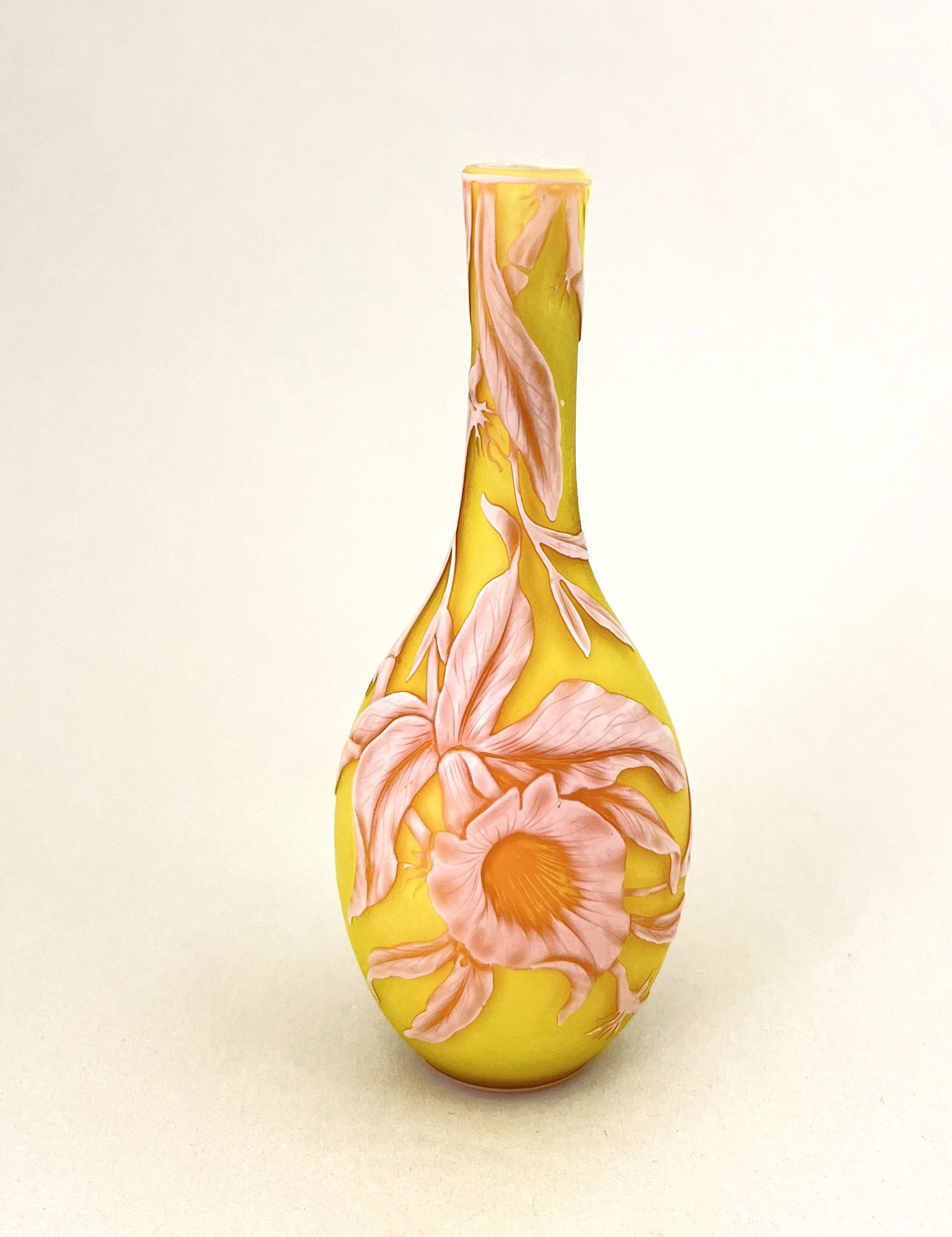 3 color English cameo glass vase (1 of 5)
