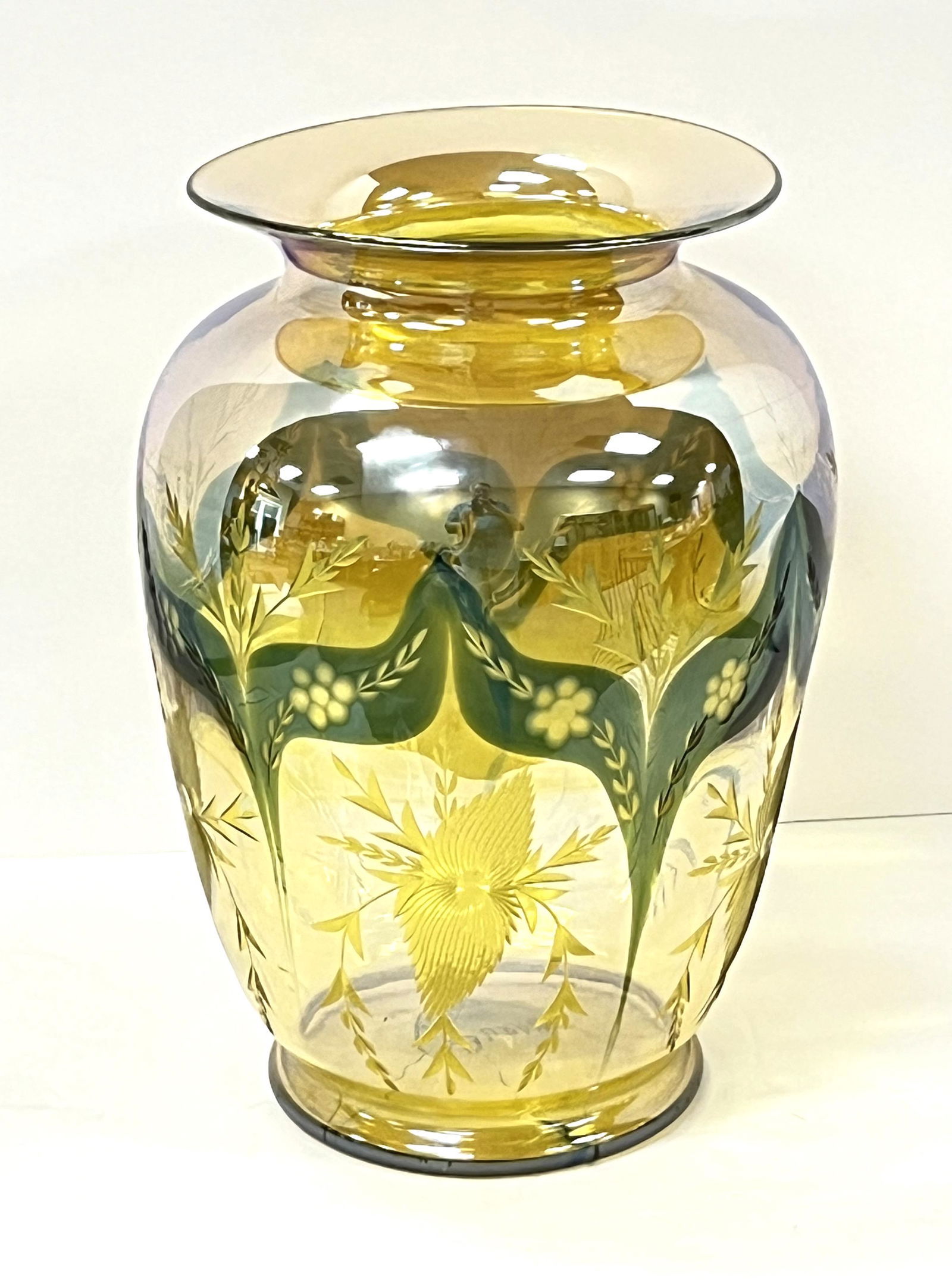 Massive Mirrored yellow Durand vase (1 of 4)