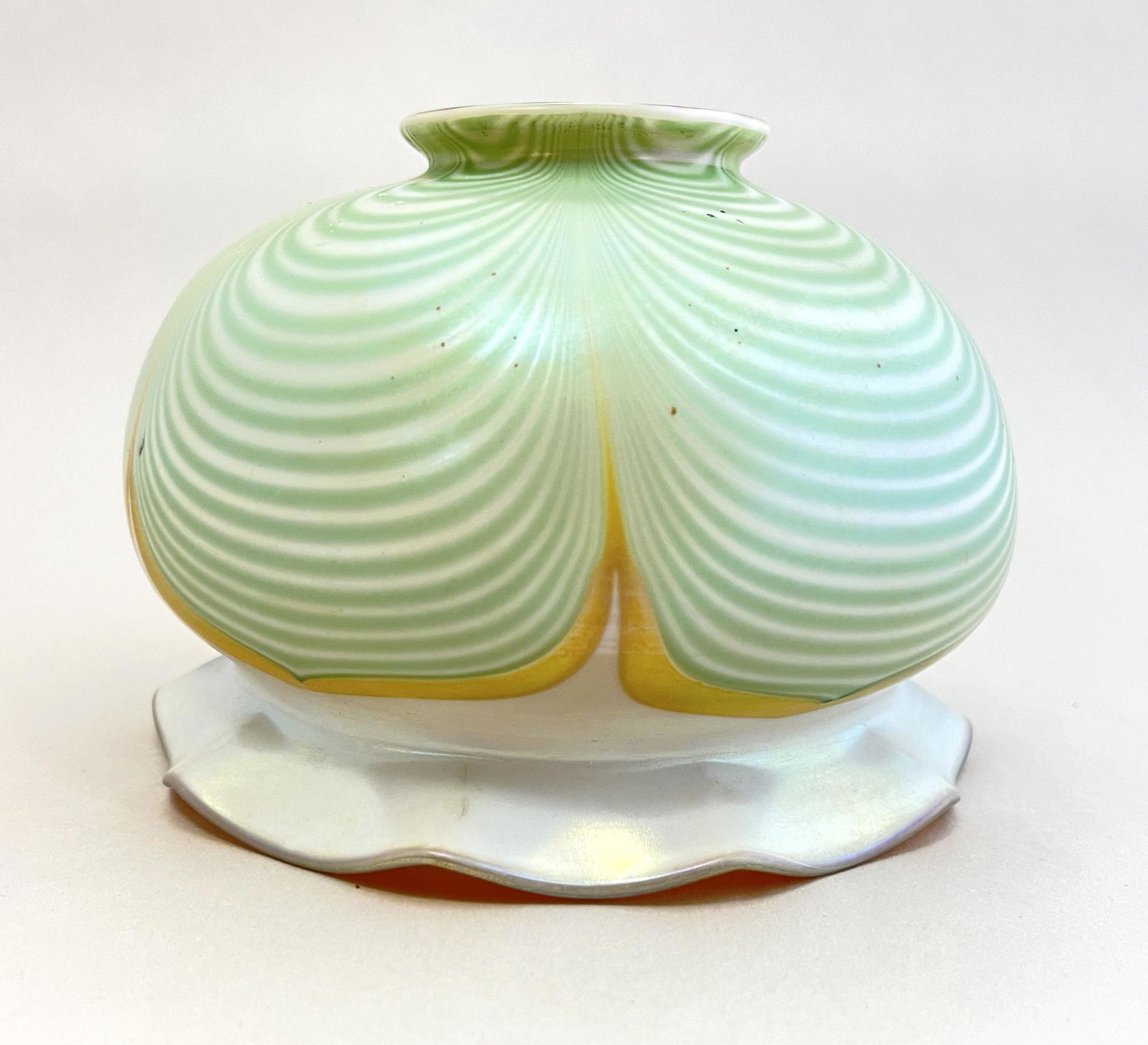 Quezal pulled feather shade (1 of 4)