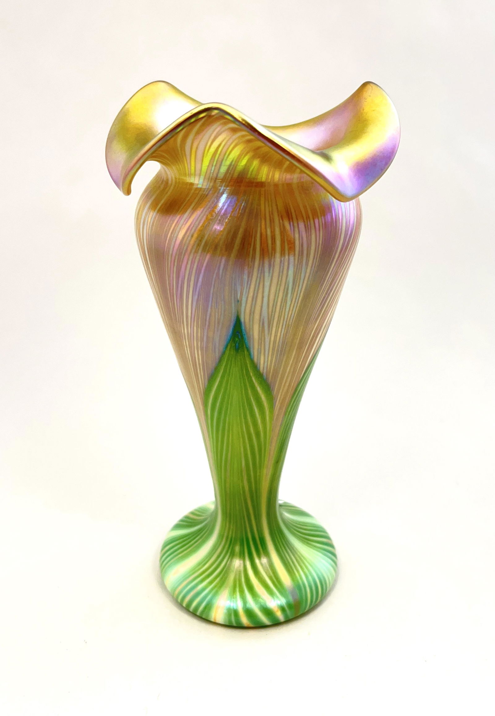 Quezal pulled feather vase (1 of 4)