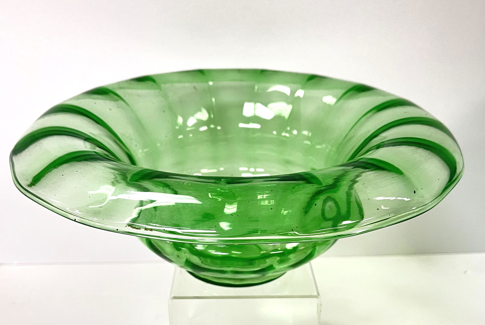 Steuben Pomona green bowl with optic ribs (1 of 3)