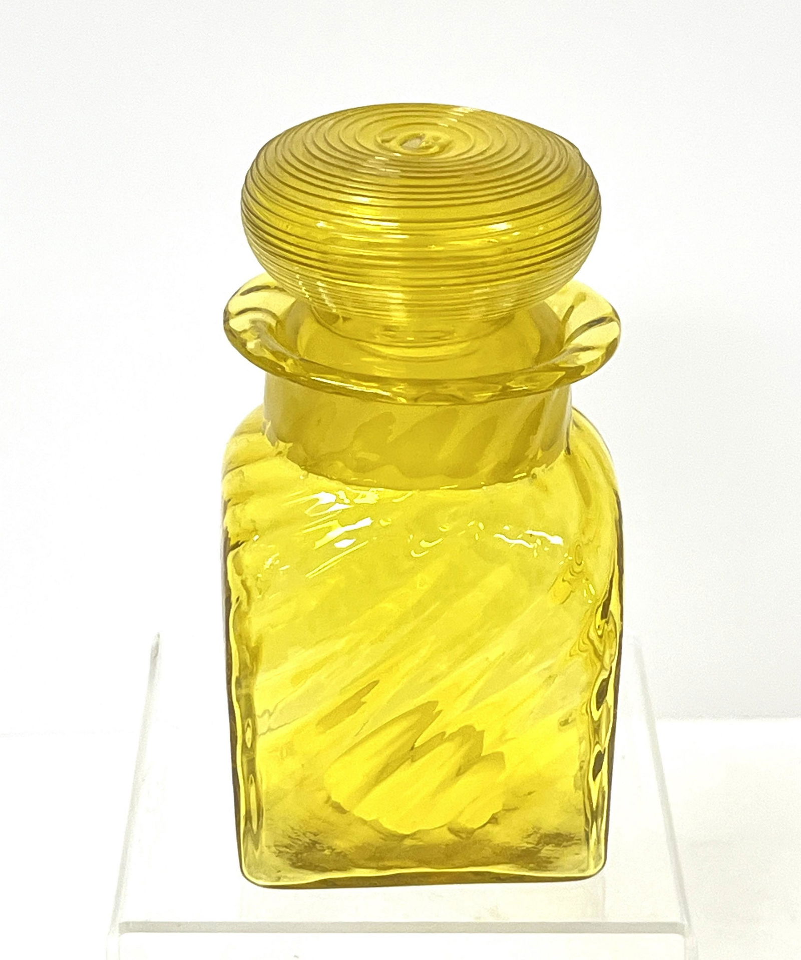 Steuben yellow perfume (1 of 4)