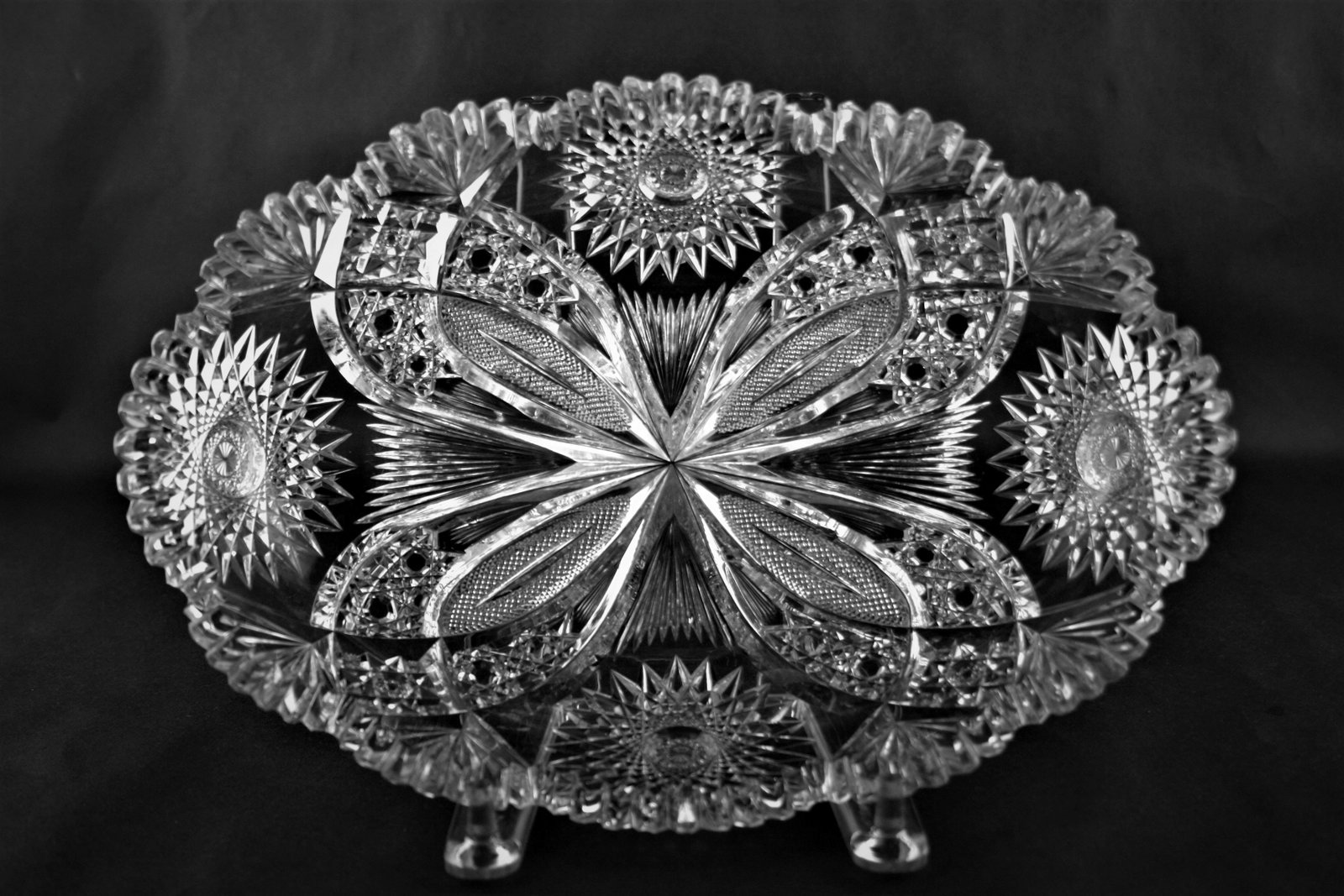 T. G. Hawkes Oval Tray.: T. G. Hawkes "Chrysanthemum" Oval Tray. Early Hawkes design patent late 1880's). Features hob star, fans, split vescias with crosshatching and cane. Small nicks in design, tiny chip on small tooth in 