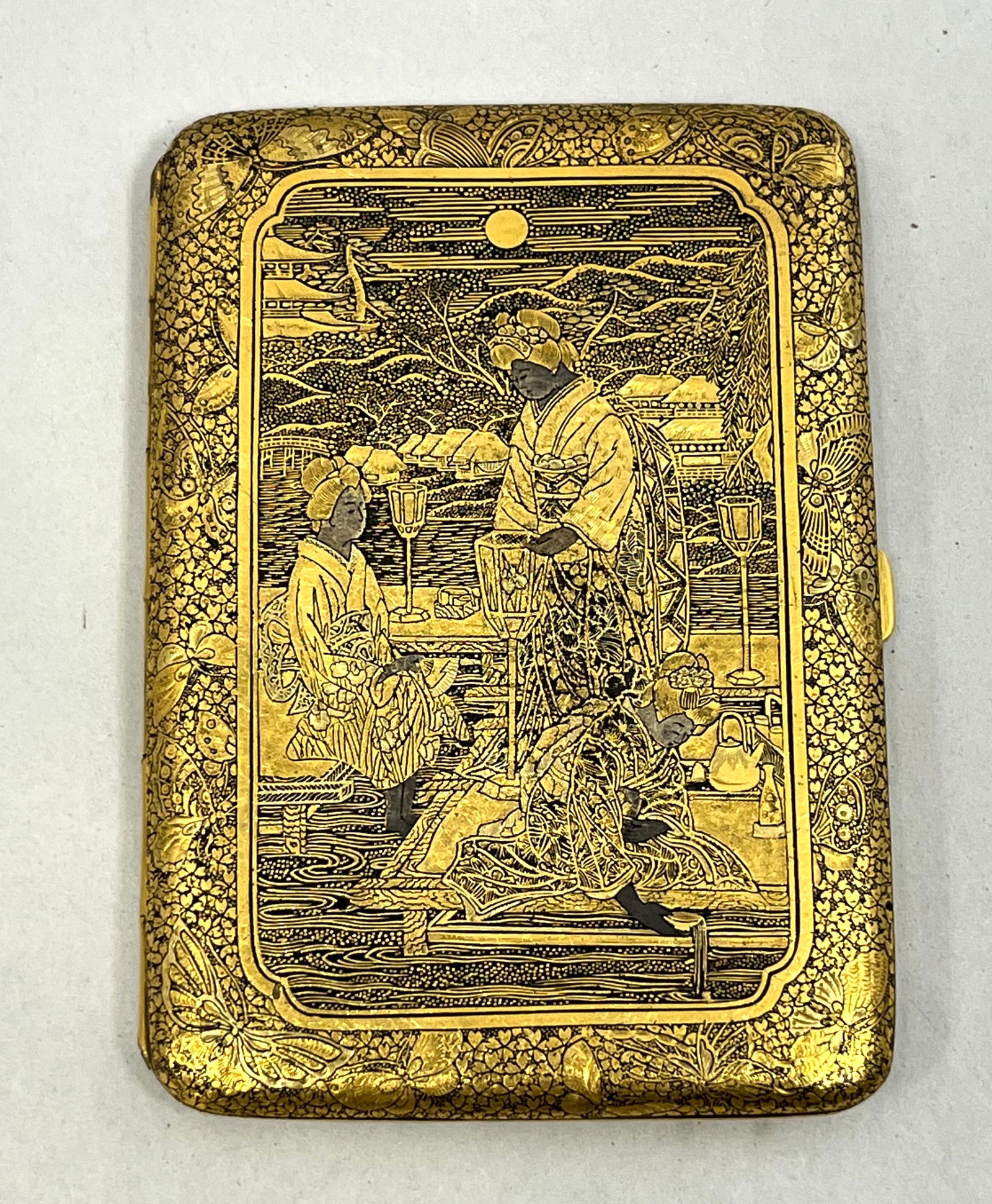 Japanese Gilt Iron Komai style cigarette (1 of 3)