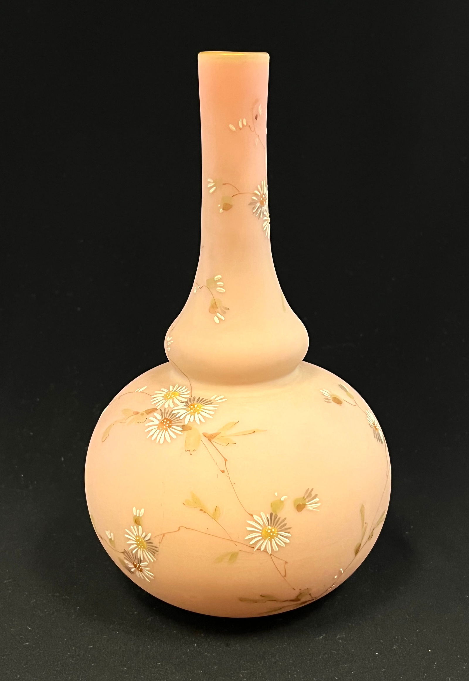 Mt. Washington Burmese vase (1 of 5)