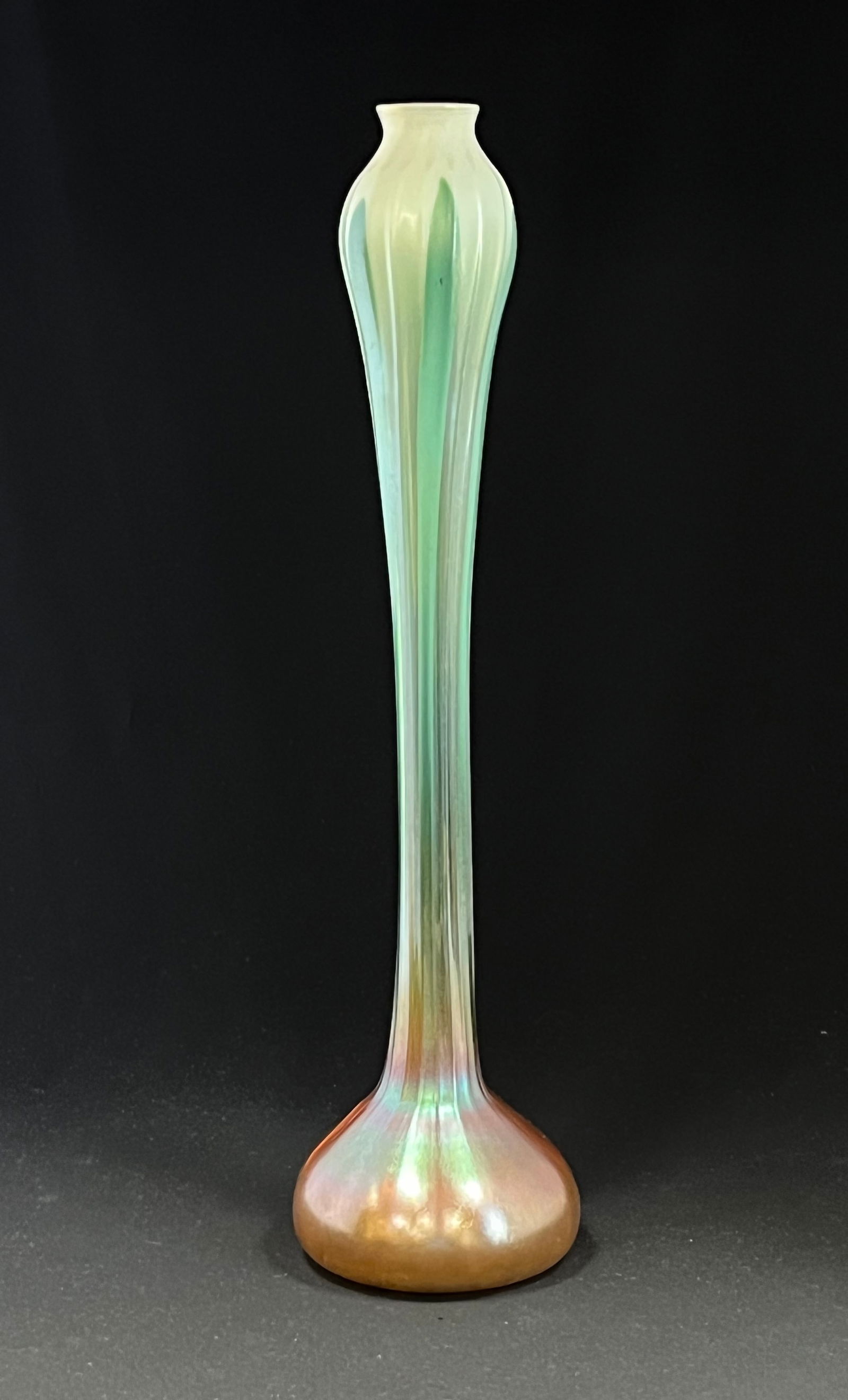 Tiffany Favrile onion flower form (1 of 6)