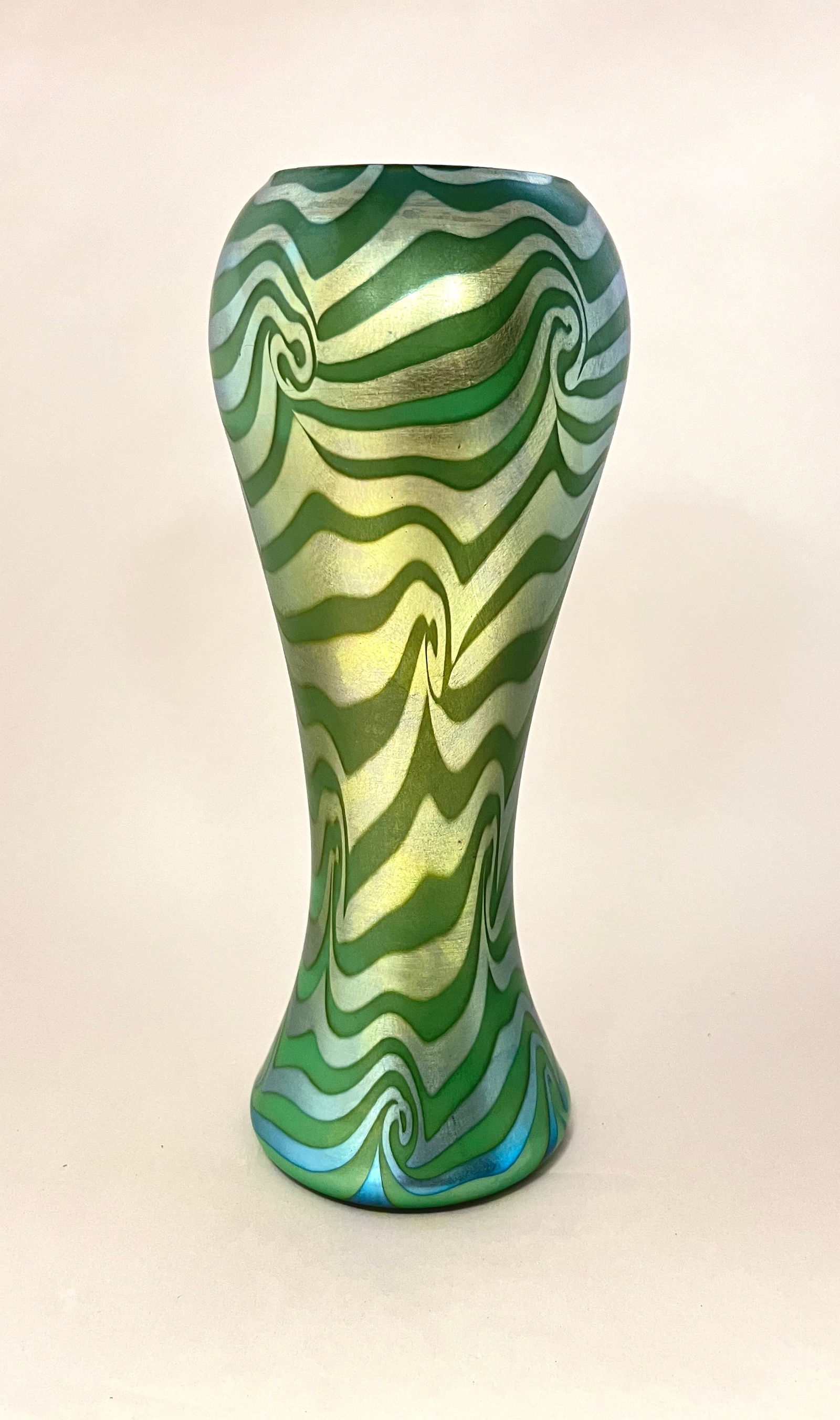 Durand green art glass vase (1 of 4)