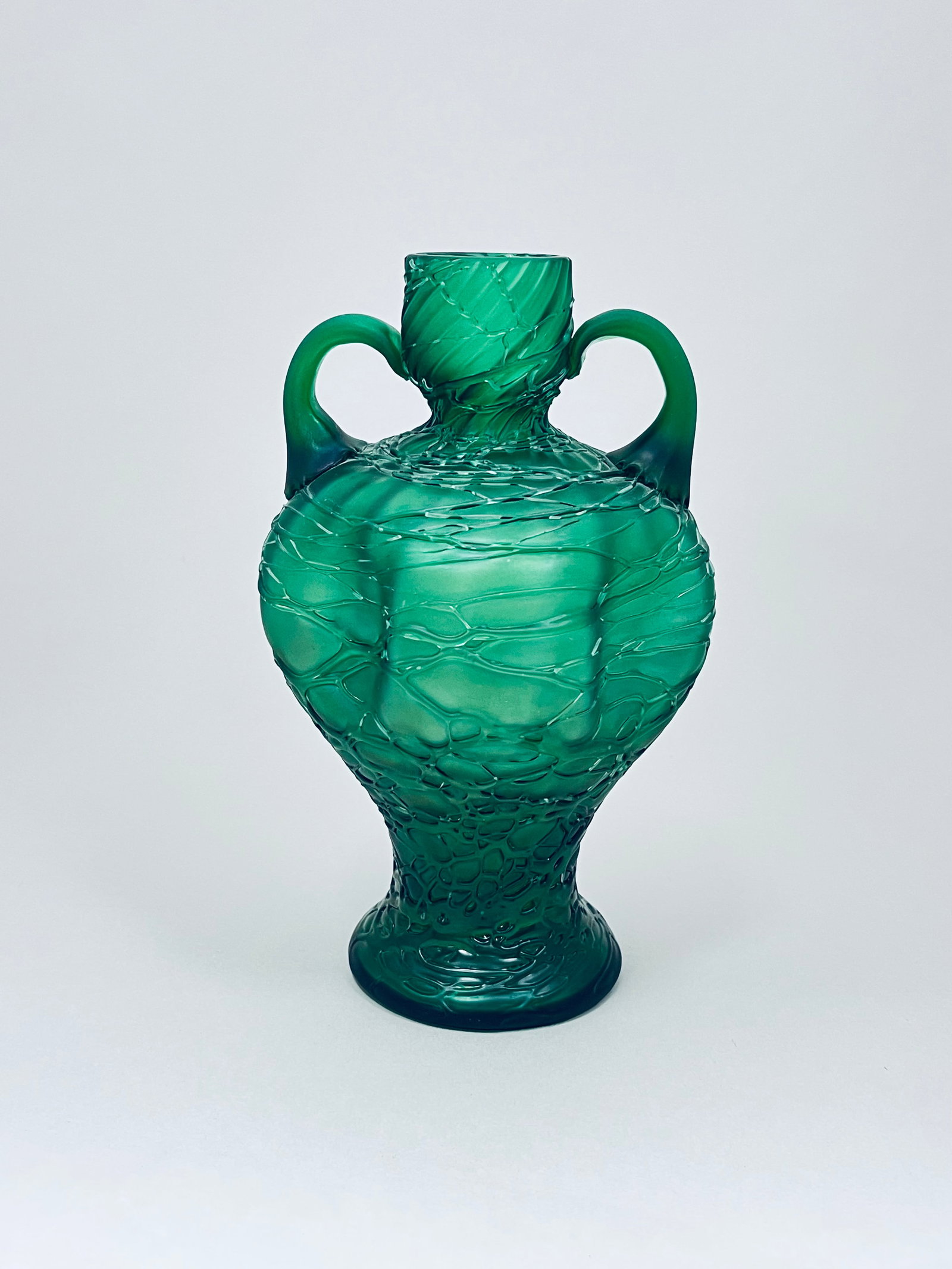 Loetz Crete Chine glass vase: Loetz Crete Chine pinched sided glass vase with two handles and overall threading, 8" ht. CONDITION: no chips, cracks, repairs or material defects found. Jaremos attempts to call any material flaw tha
