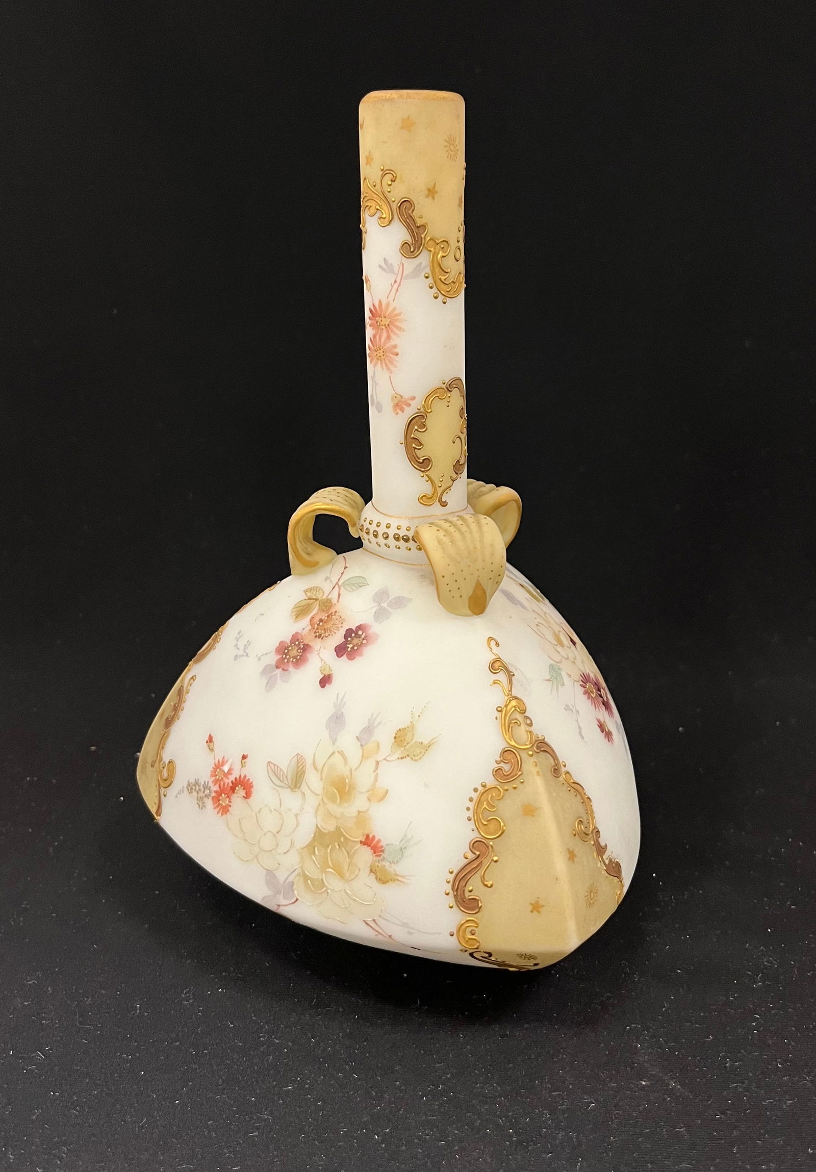 Mt. Washington Crown Milano vase (1 of 3)