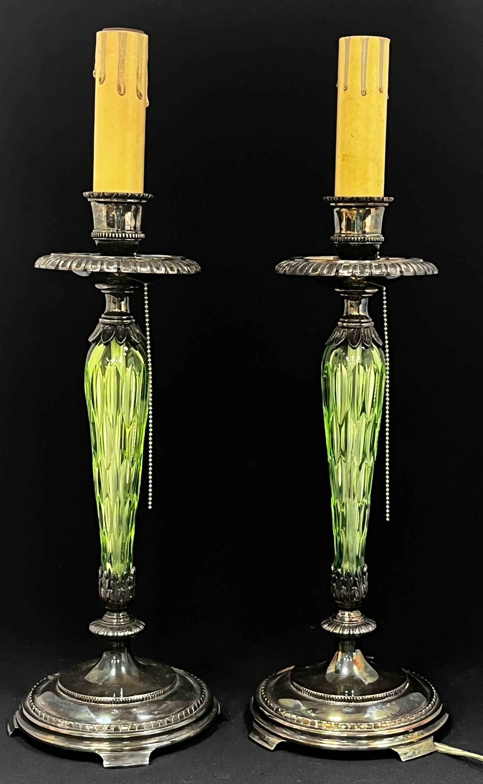 Pair Pairpoint Uranium cut glass lamps (1 of 4)