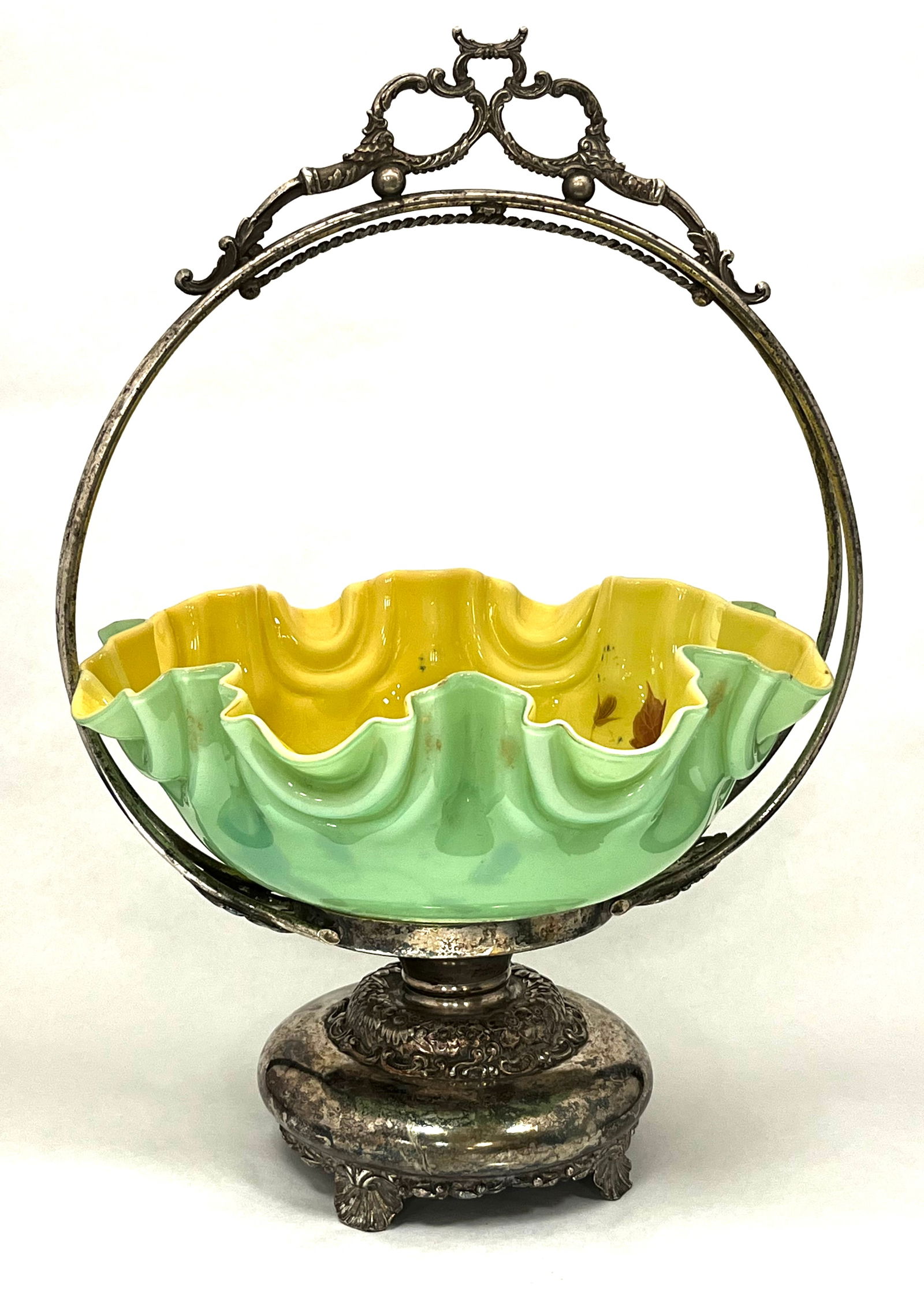 Uranium bases glass brides basket (1 of 6)