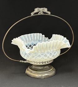 Hobbs Lattice brides basket