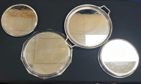 4 Pairpoint glass plateaus