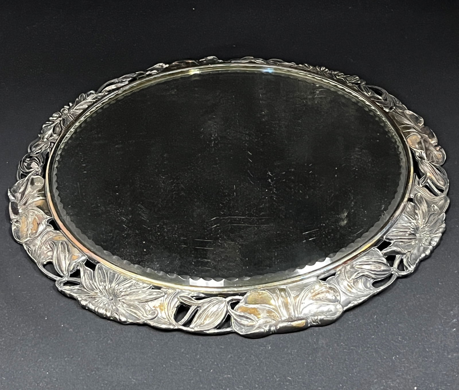 Pairpoint ormalu plateau (1 of 4)