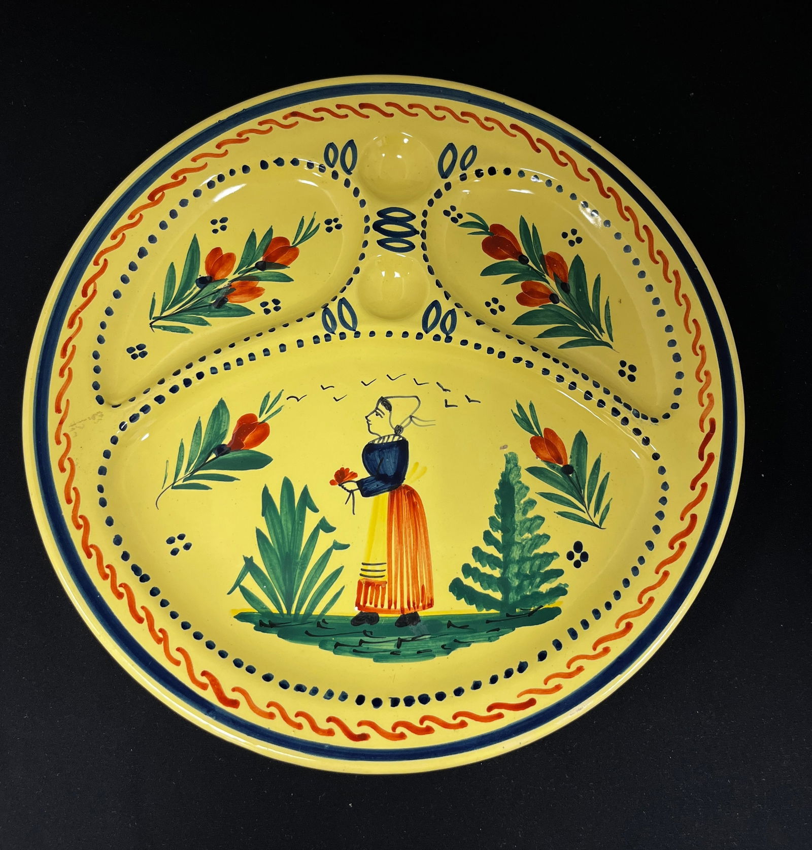 HB Quimper "Soleil" divided plate (1 of 2)