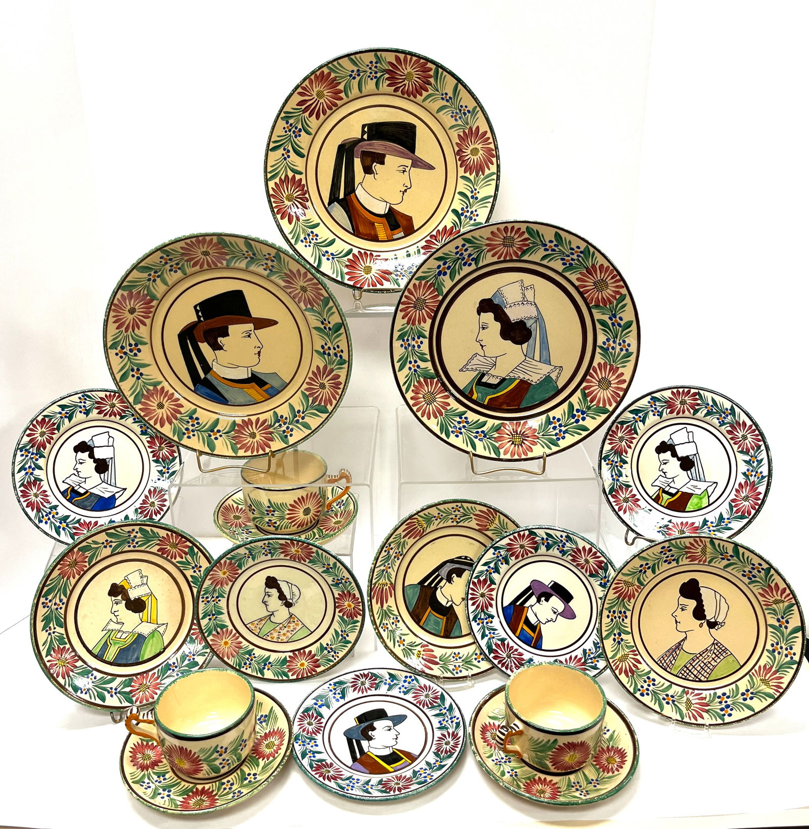 17 pcs HB Quimper dinnerware (1 of 5)