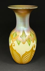 Quezal bulbous art glass vase