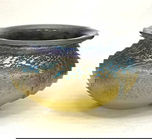 Peet Robinson art glass vase