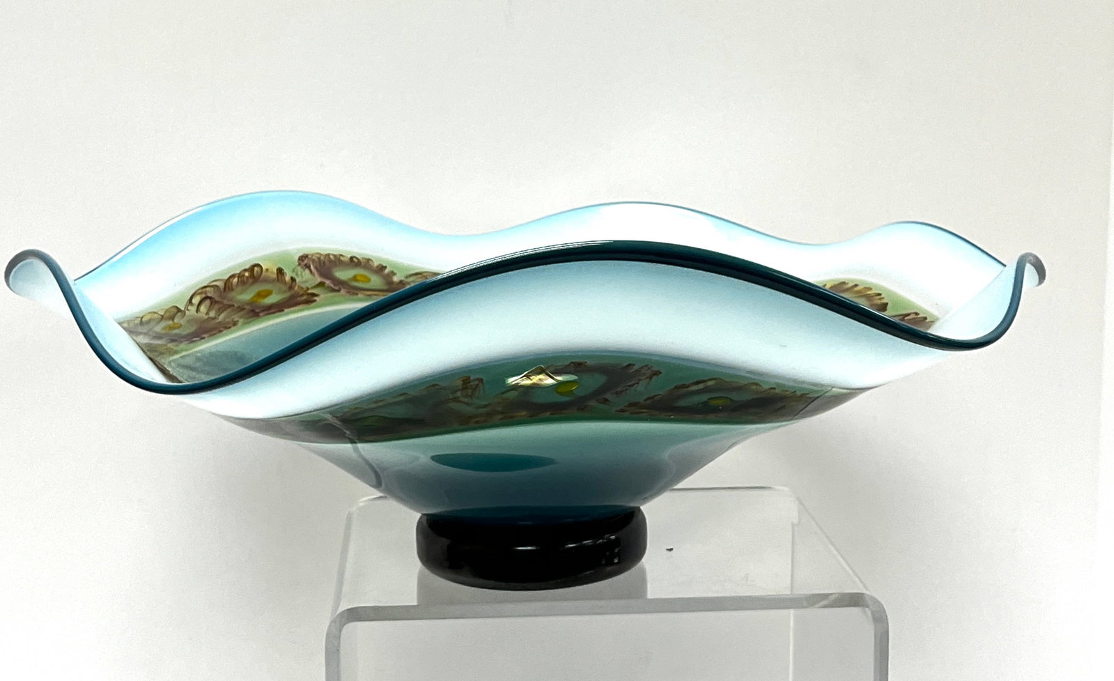 Scott Simmons banded bowl: Scott Simmons turquoise bowl with an opalescent rim and adorned with an amber band of Murrhines, signed Scott Simmons, 14 1/2" wide. CONDITION: no chips, cracks, repairs or material defects found, Jar