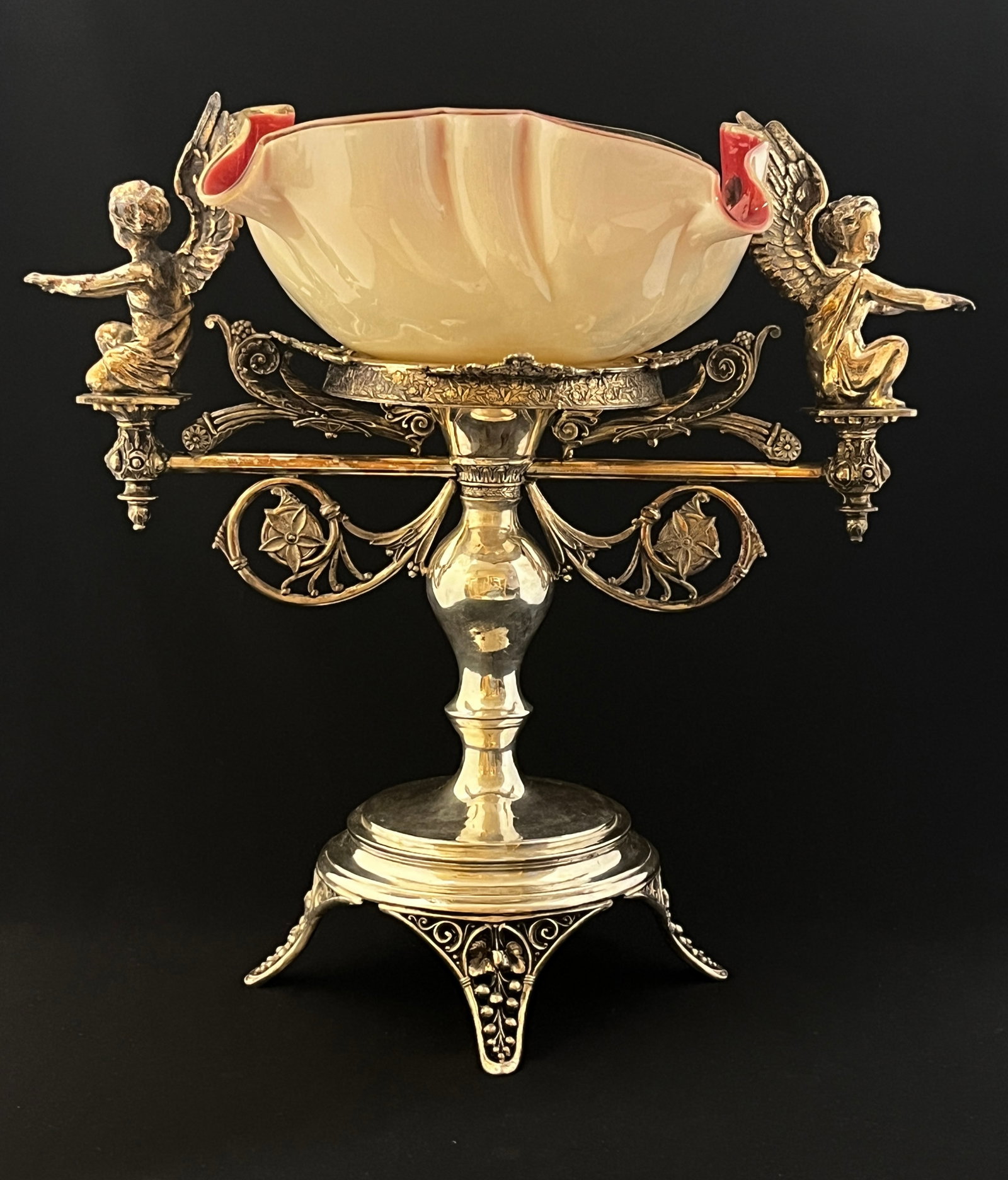 Harrach Uranium Glass Bride's Basket (1 of 8)