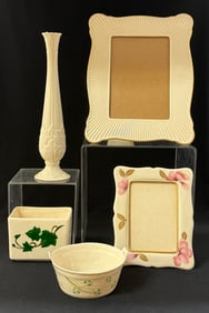 Group of 5 Porcelain items