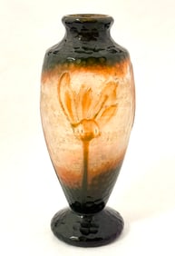 Daum Nancy French cameo vase