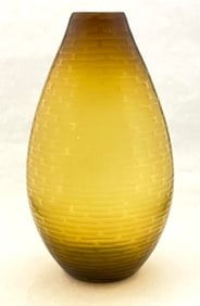 Battuto honeycomb glass vase