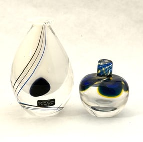 2 Kosta Vases