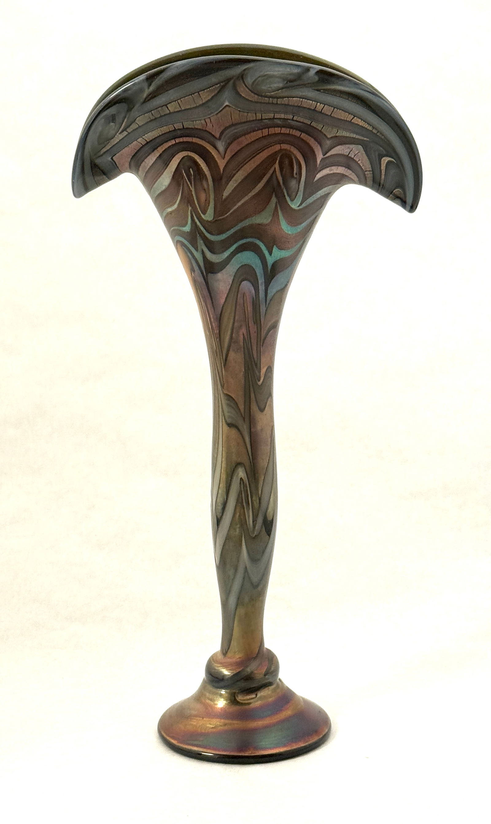 Iridescent Footed Fan Vase (1 of 3)