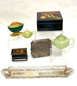 Group of Decorative items
